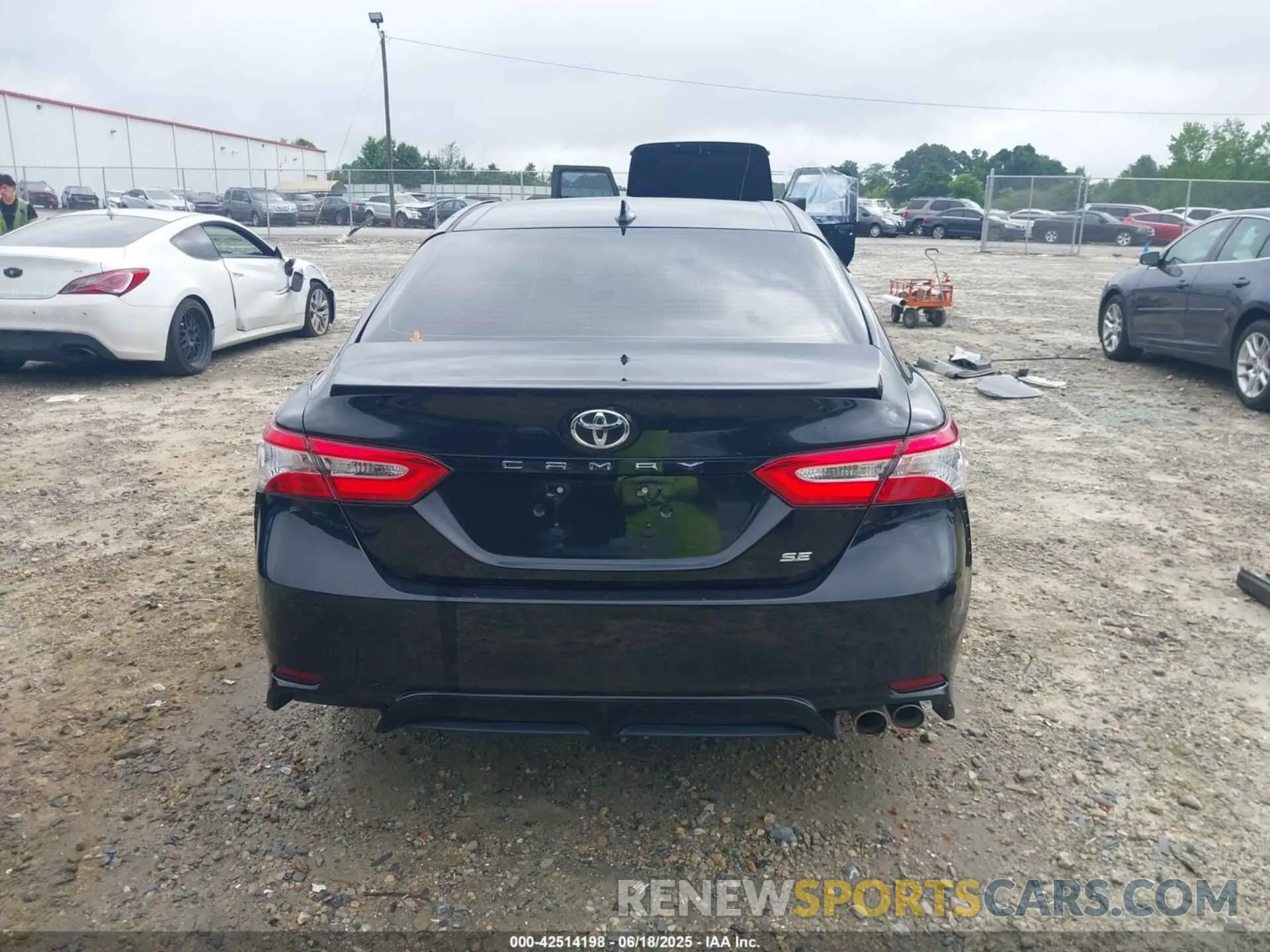 16 fotografías del automóvil dañado 4T1G11AKXLU916114 TOYOTA CAMRY 2020