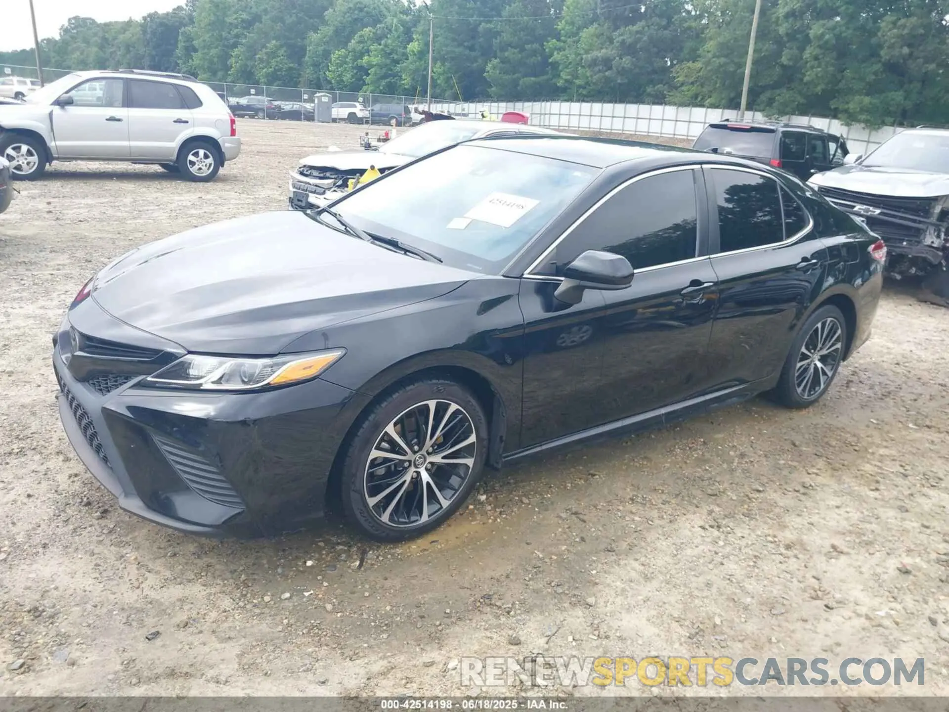 2 fotografías del automóvil dañado 4T1G11AKXLU916114 TOYOTA CAMRY 2020