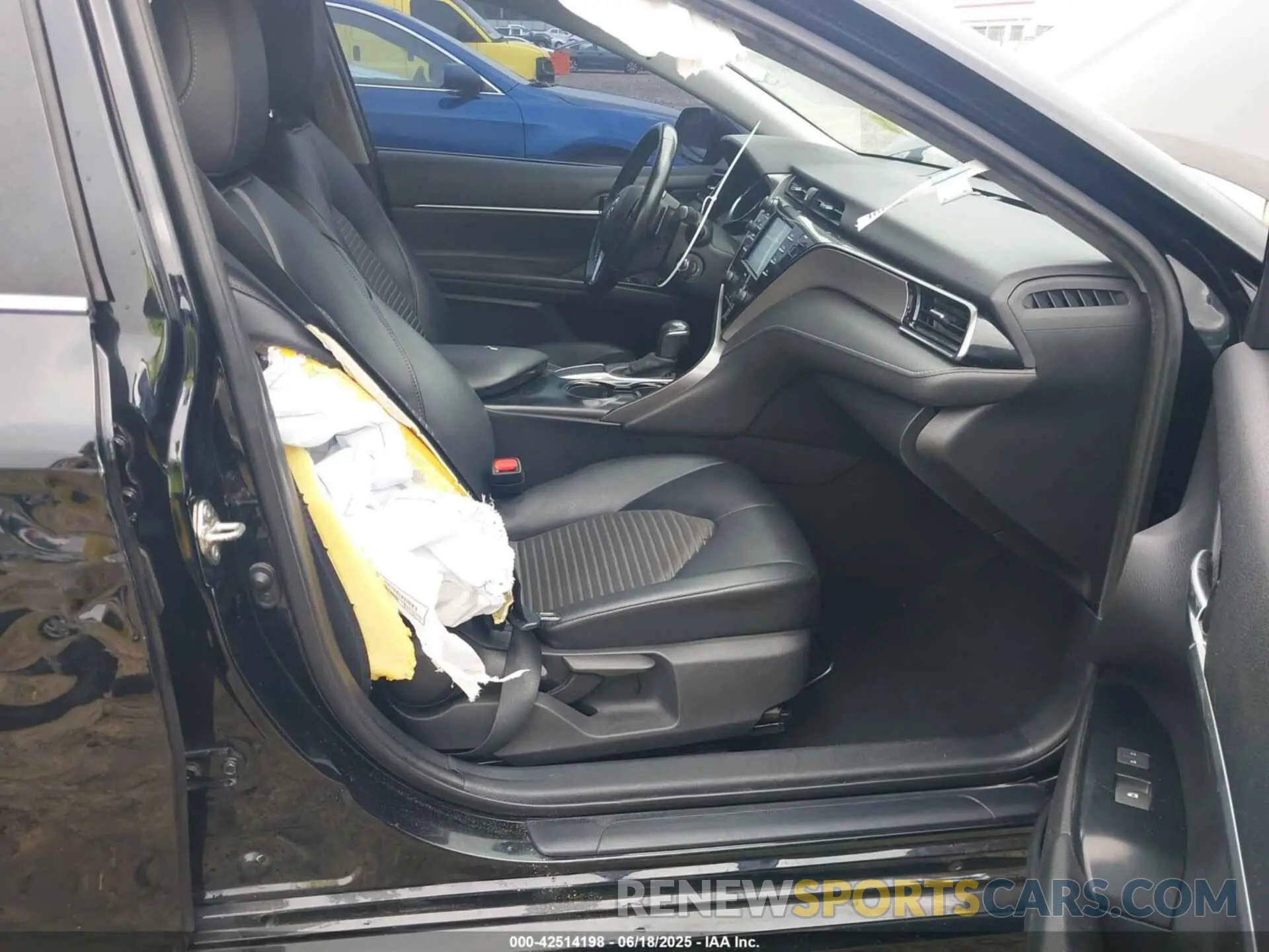 5 fotografías del automóvil dañado 4T1G11AKXLU916114 TOYOTA CAMRY 2020