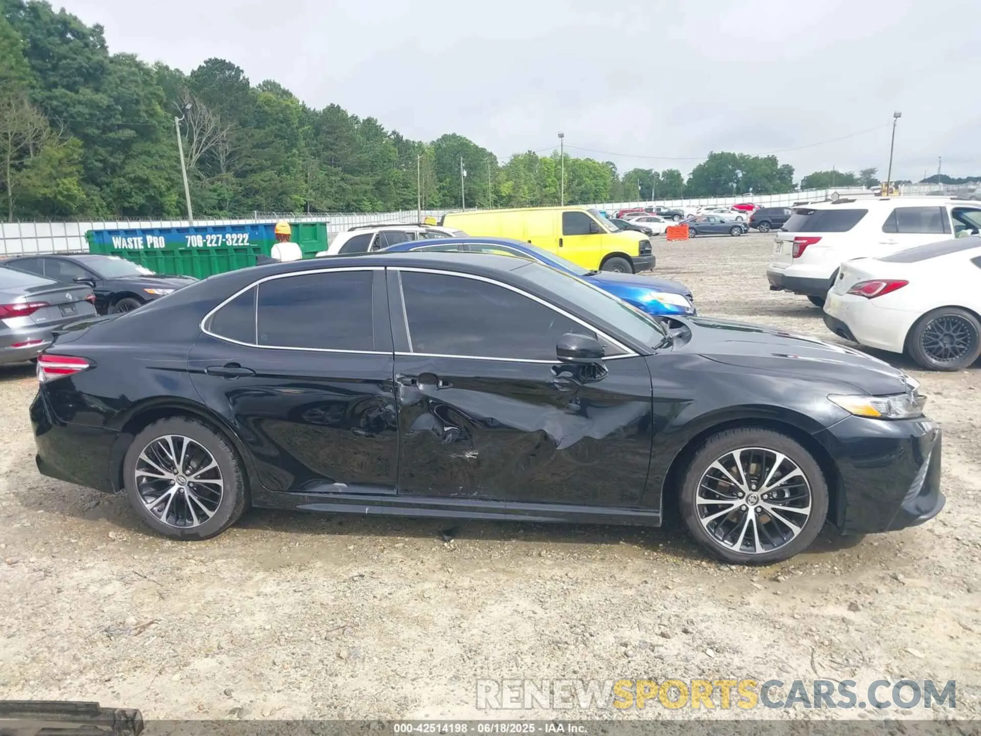 6 fotografías del automóvil dañado 4T1G11AKXLU916114 TOYOTA CAMRY 2020