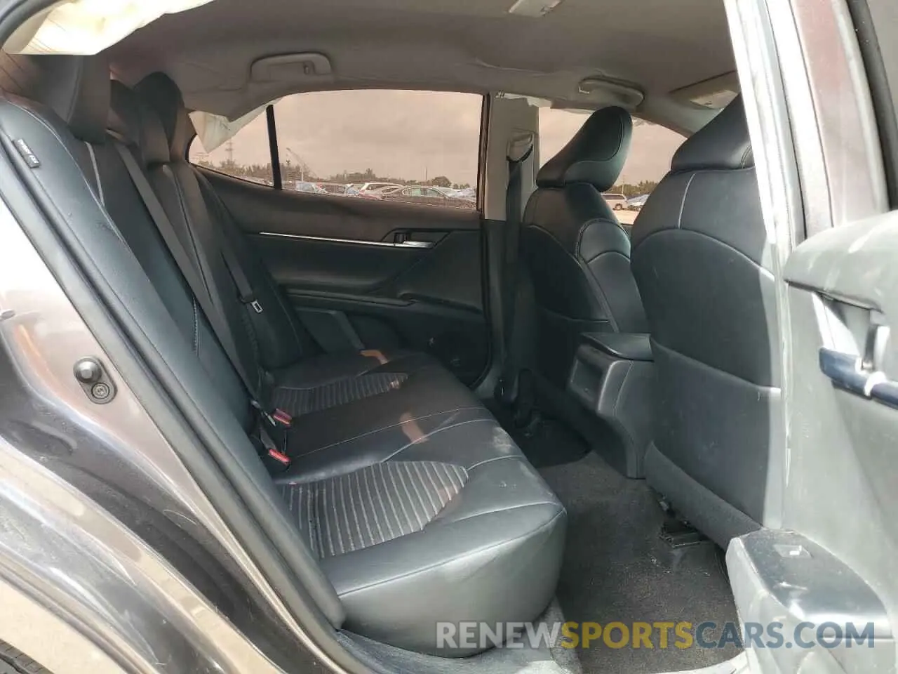 10 fotografías del automóvil dañado 4T1G11AKXLU940798 TOYOTA CAMRY 2020