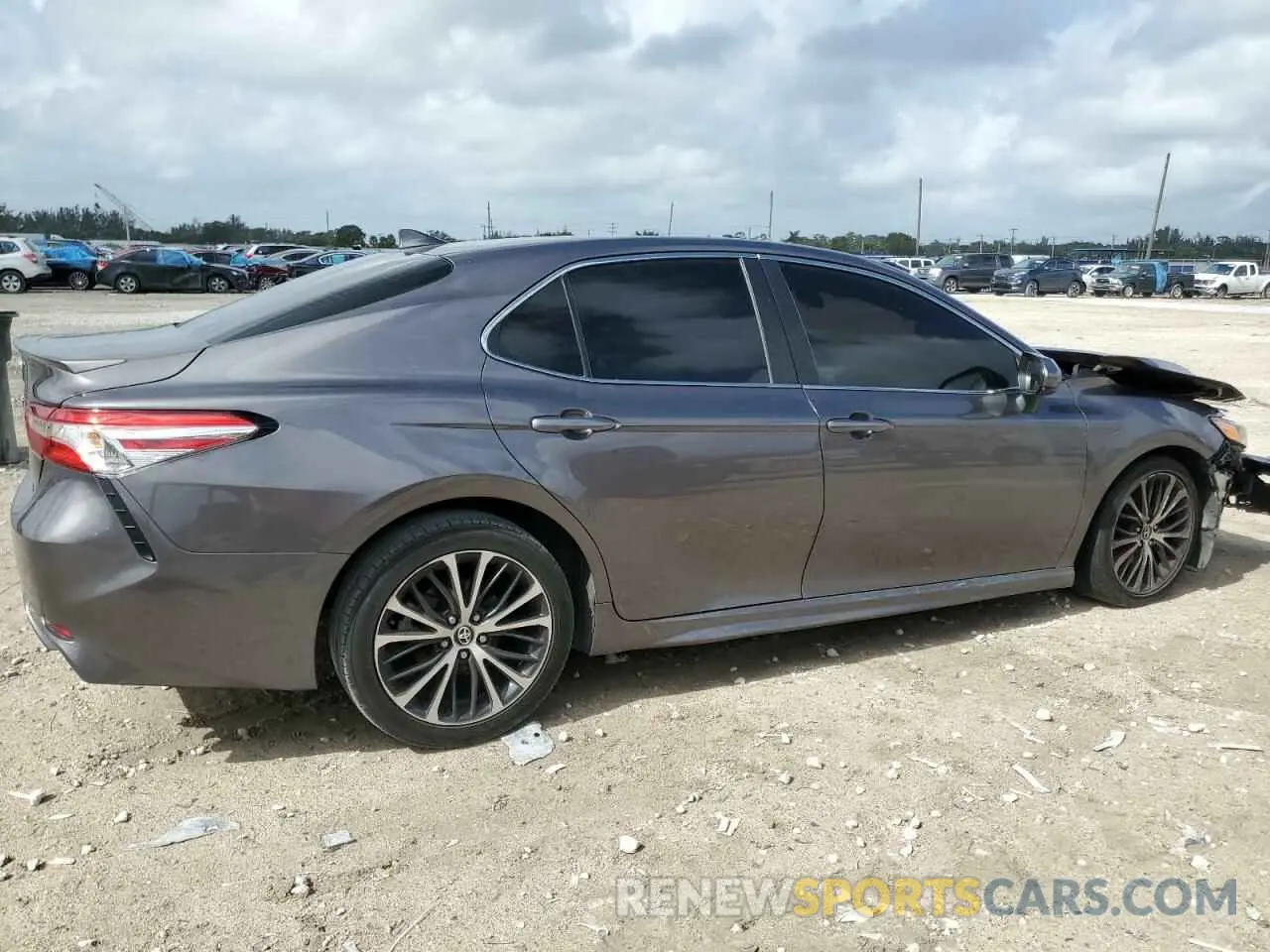 3 fotografías del automóvil dañado 4T1G11AKXLU940798 TOYOTA CAMRY 2020