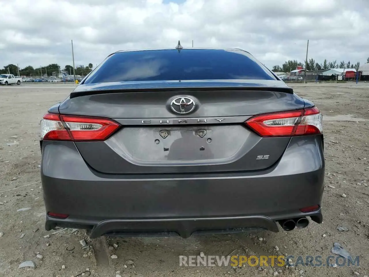 6 fotografías del automóvil dañado 4T1G11AKXLU940798 TOYOTA CAMRY 2020