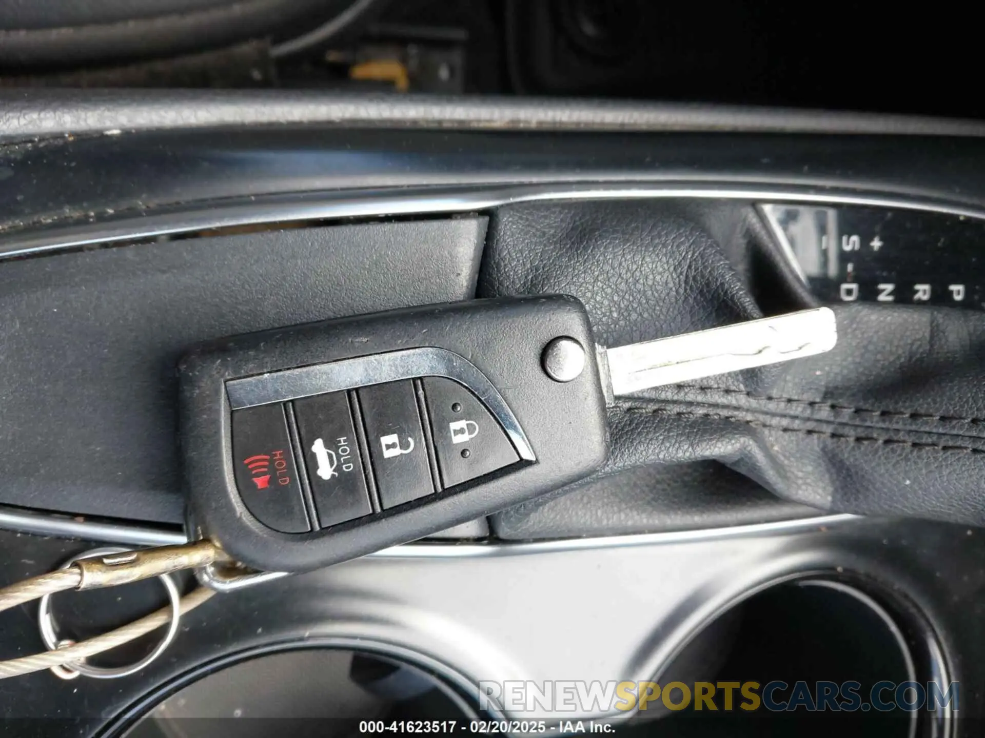 11 fotografías del automóvil dañado 4T1G11AKXLU941014 TOYOTA CAMRY 2020