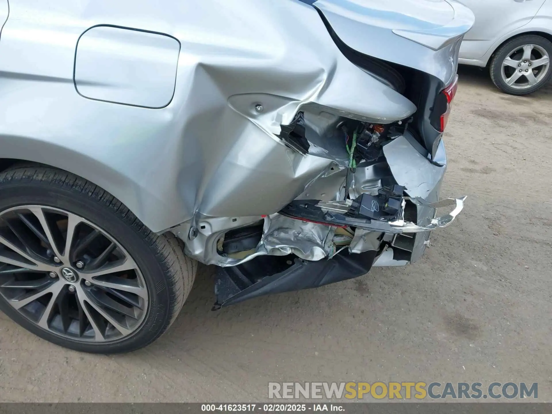 6 fotografías del automóvil dañado 4T1G11AKXLU941014 TOYOTA CAMRY 2020