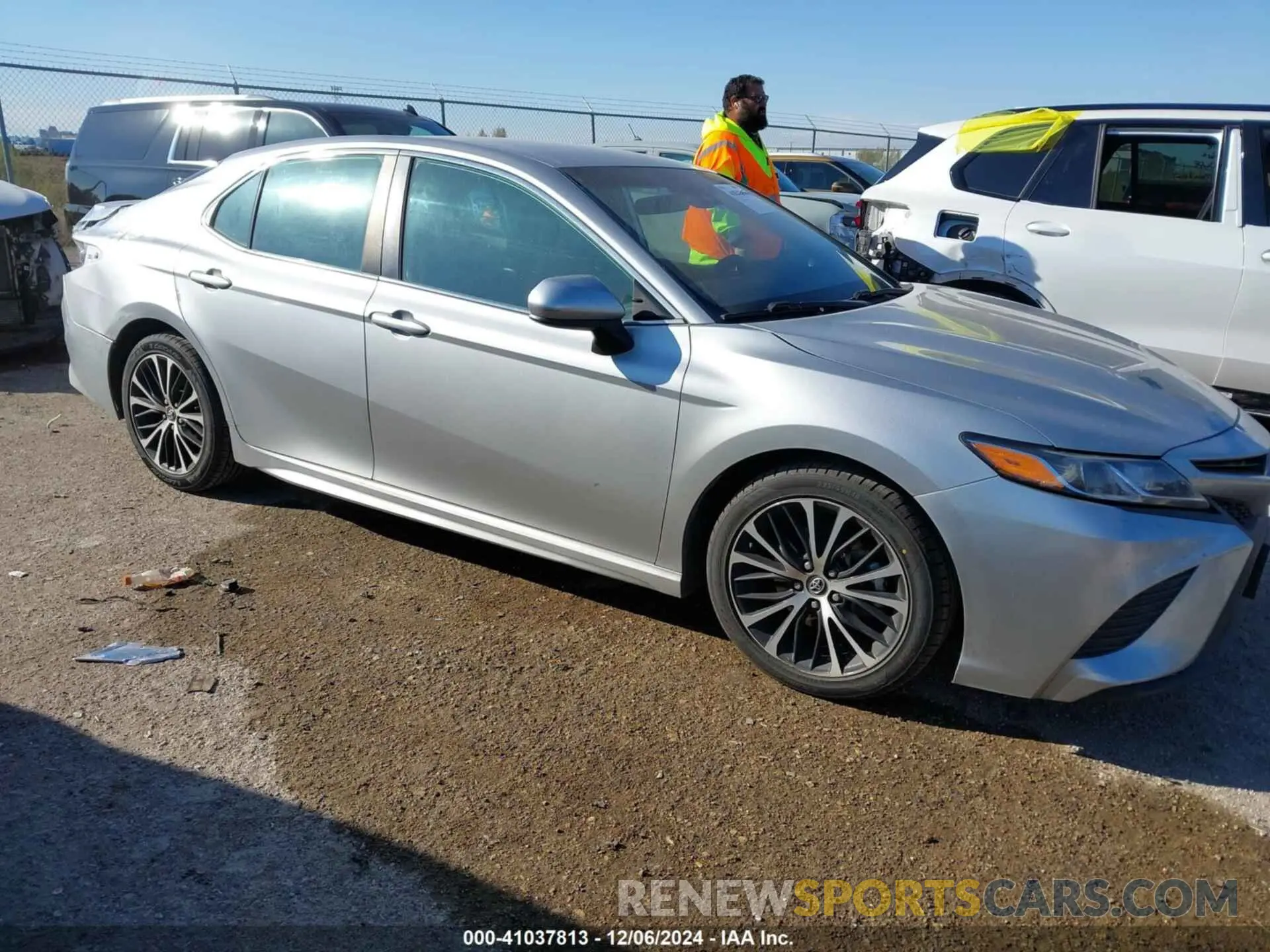 1 fotografías del automóvil dañado 4T1G11AKXLU944754 TOYOTA CAMRY 2020