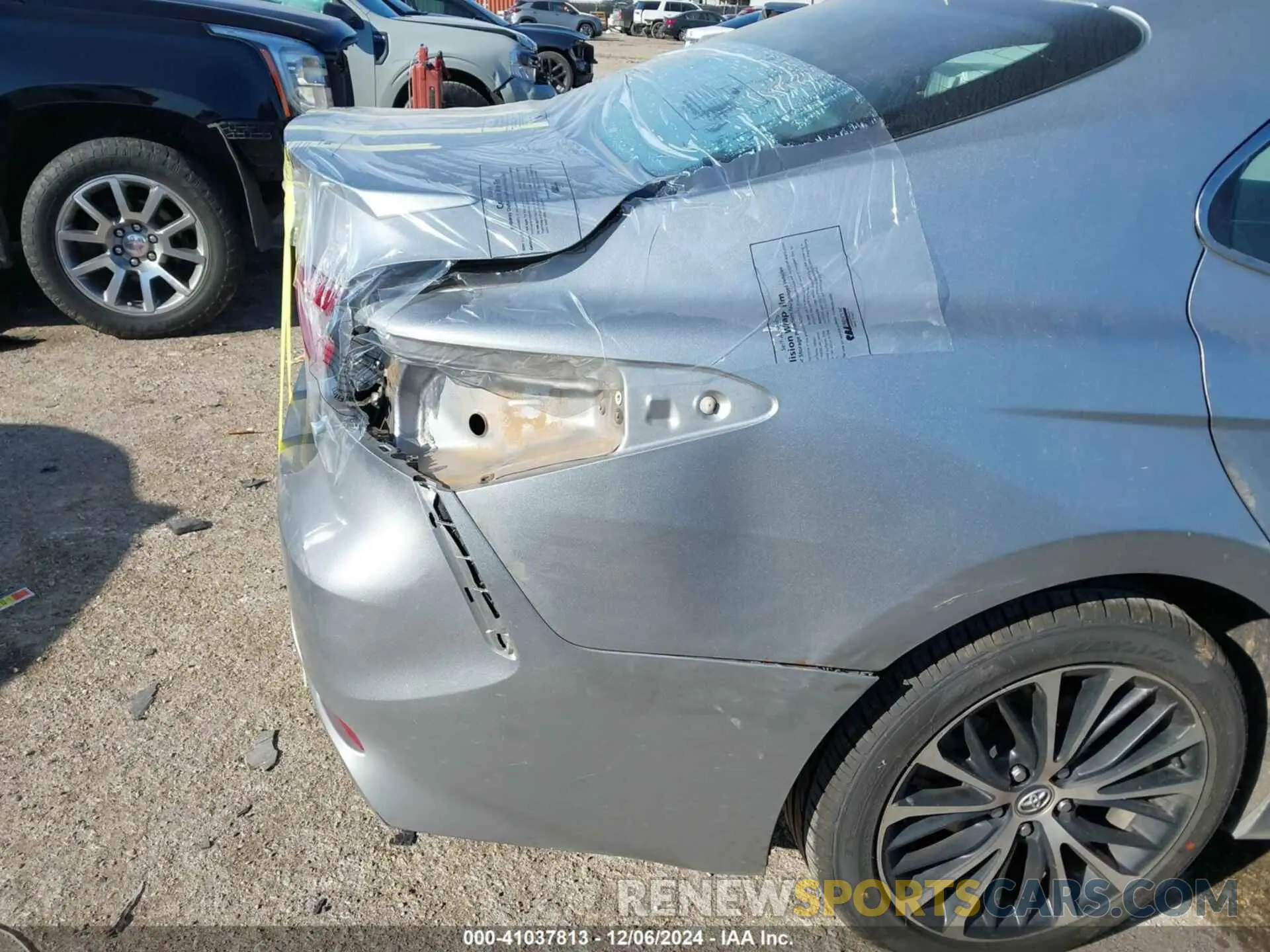 6 fotografías del automóvil dañado 4T1G11AKXLU944754 TOYOTA CAMRY 2020