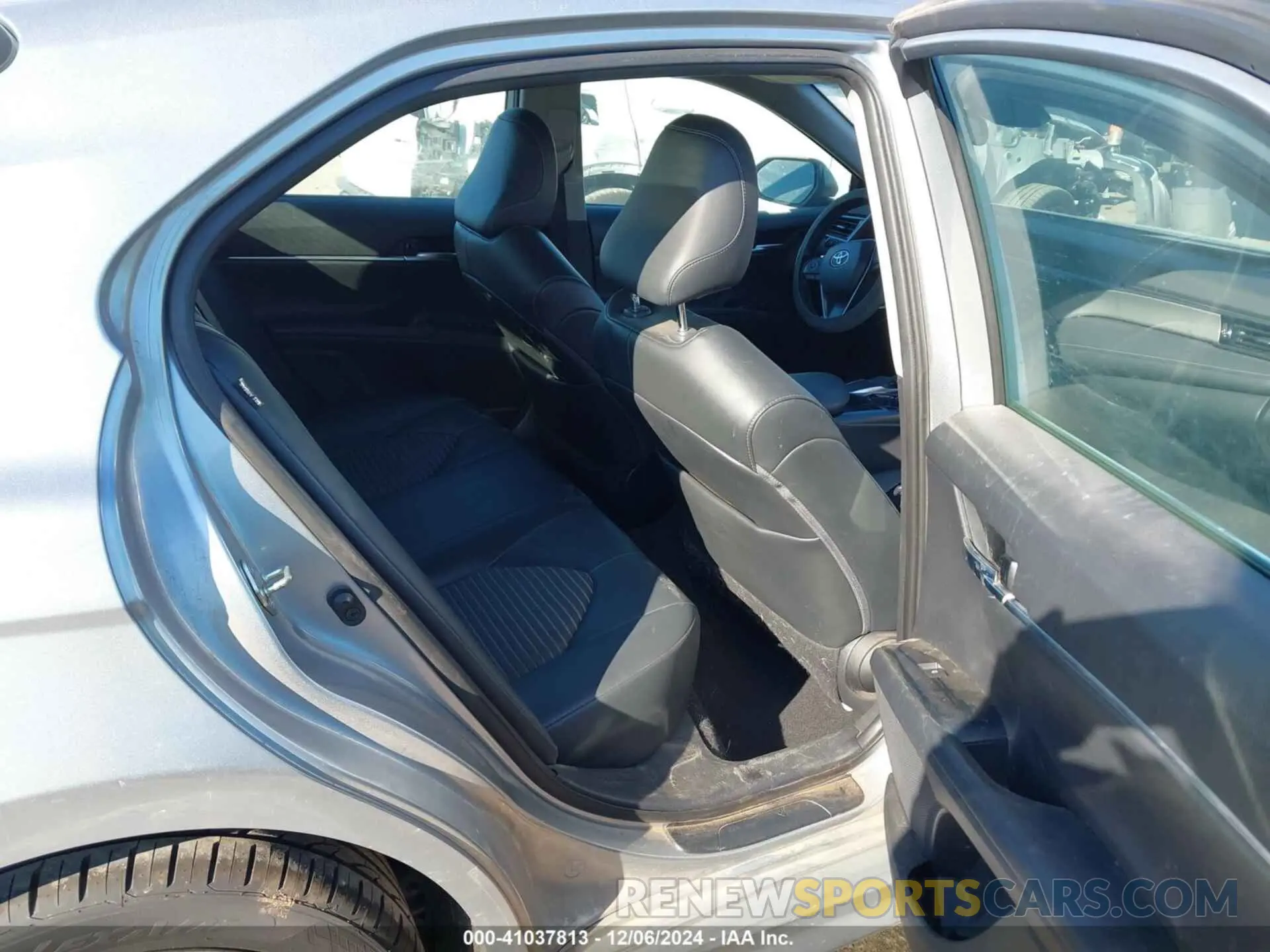 8 fotografías del automóvil dañado 4T1G11AKXLU944754 TOYOTA CAMRY 2020