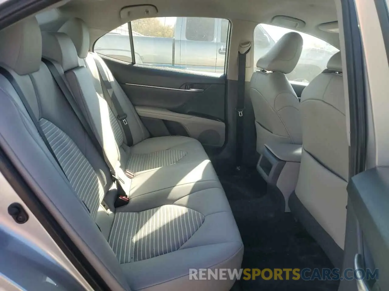 10 fotografías del automóvil dañado 4T1G11AKXLU953650 TOYOTA CAMRY 2020