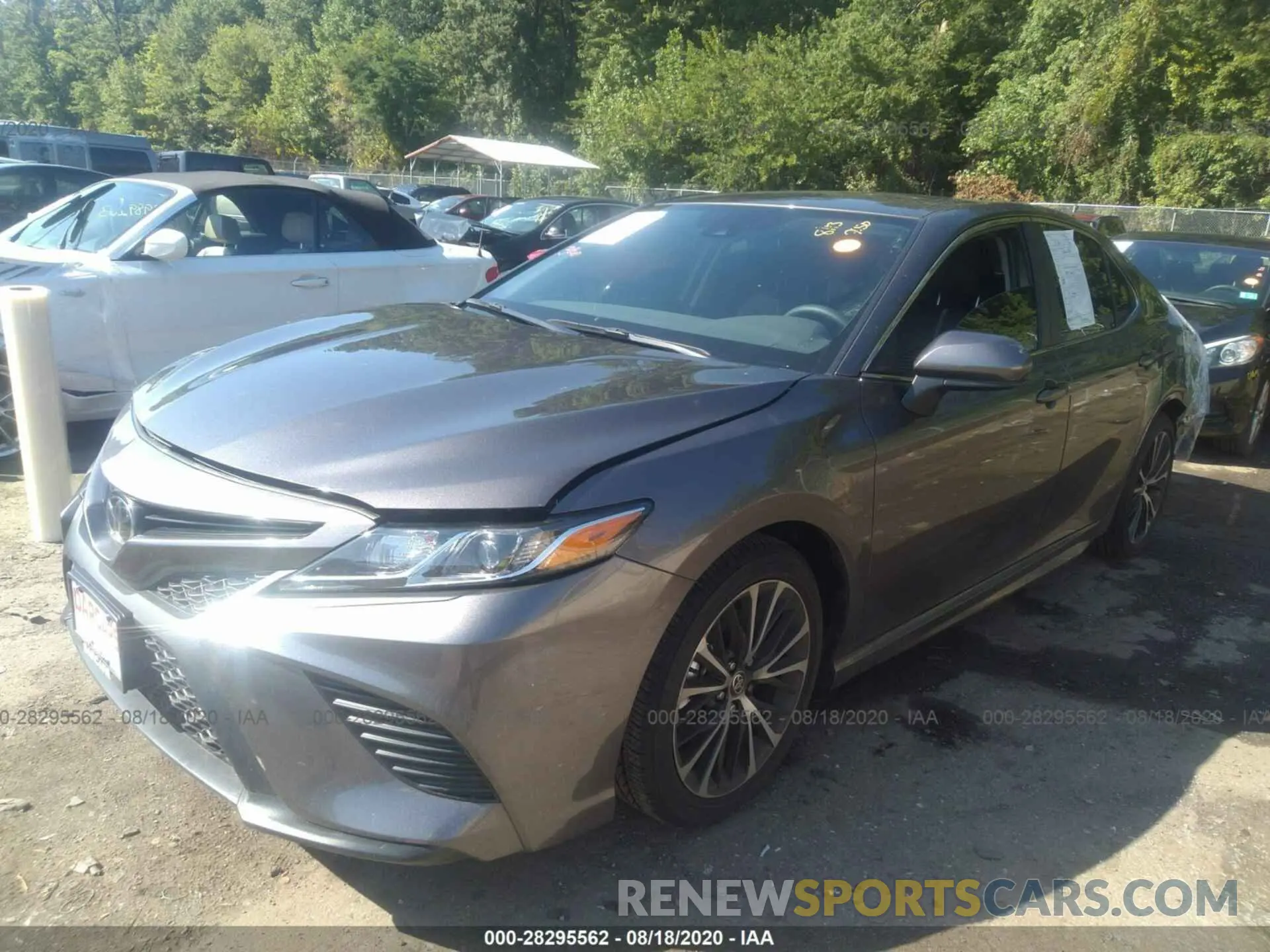 2 fotografías del automóvil dañado 4T1G11AKXLU961859 TOYOTA CAMRY 2020