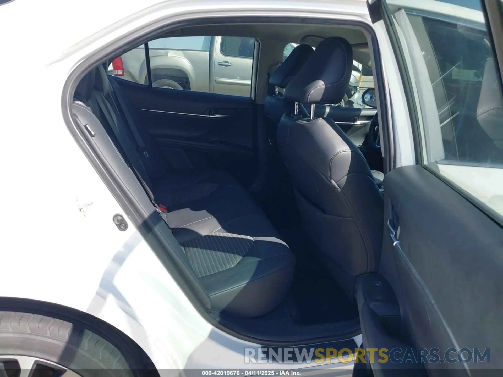 8 fotografías del automóvil dañado 4T1G11AKXLU965667 TOYOTA CAMRY 2020