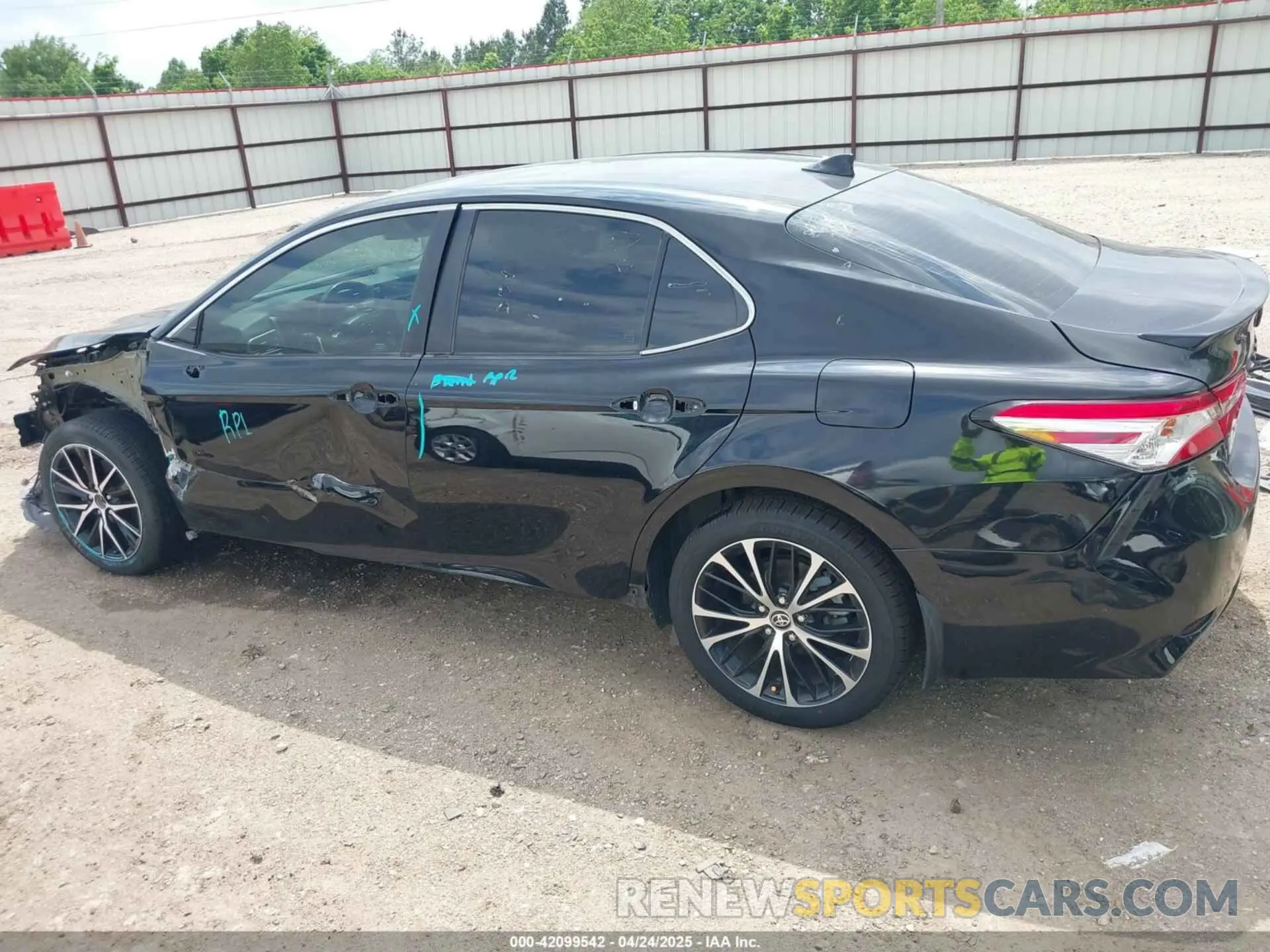 15 fotografías del automóvil dañado 4T1G11AKXLU965863 TOYOTA CAMRY 2020
