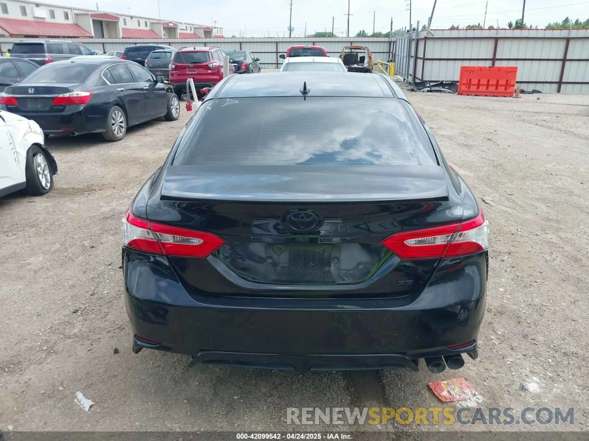 17 fotografías del automóvil dañado 4T1G11AKXLU965863 TOYOTA CAMRY 2020