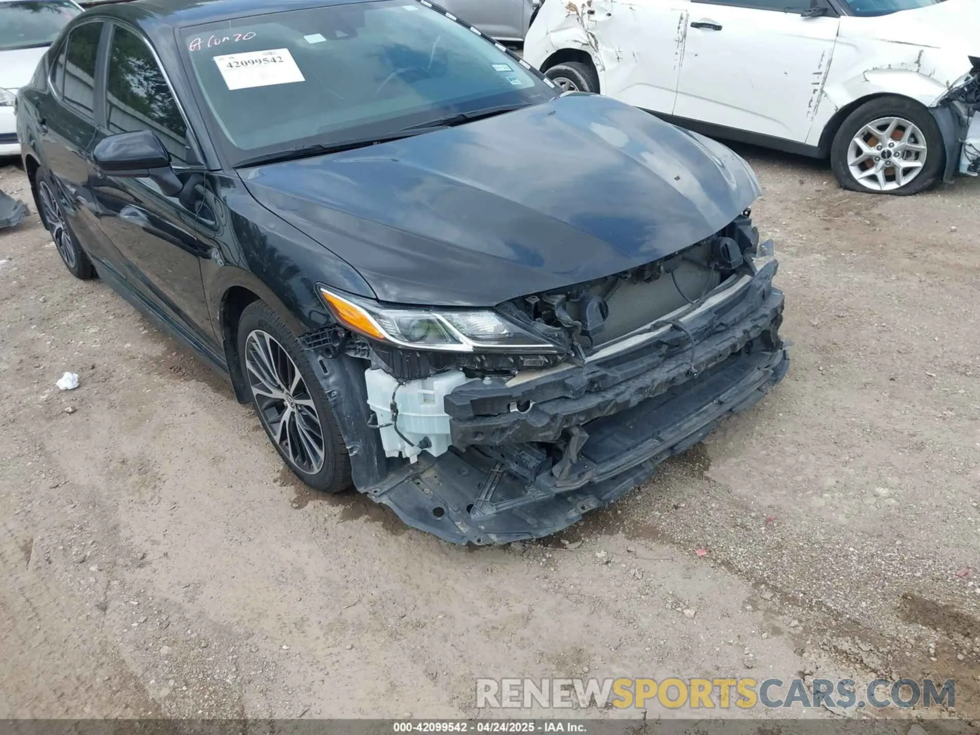 19 fotografías del automóvil dañado 4T1G11AKXLU965863 TOYOTA CAMRY 2020