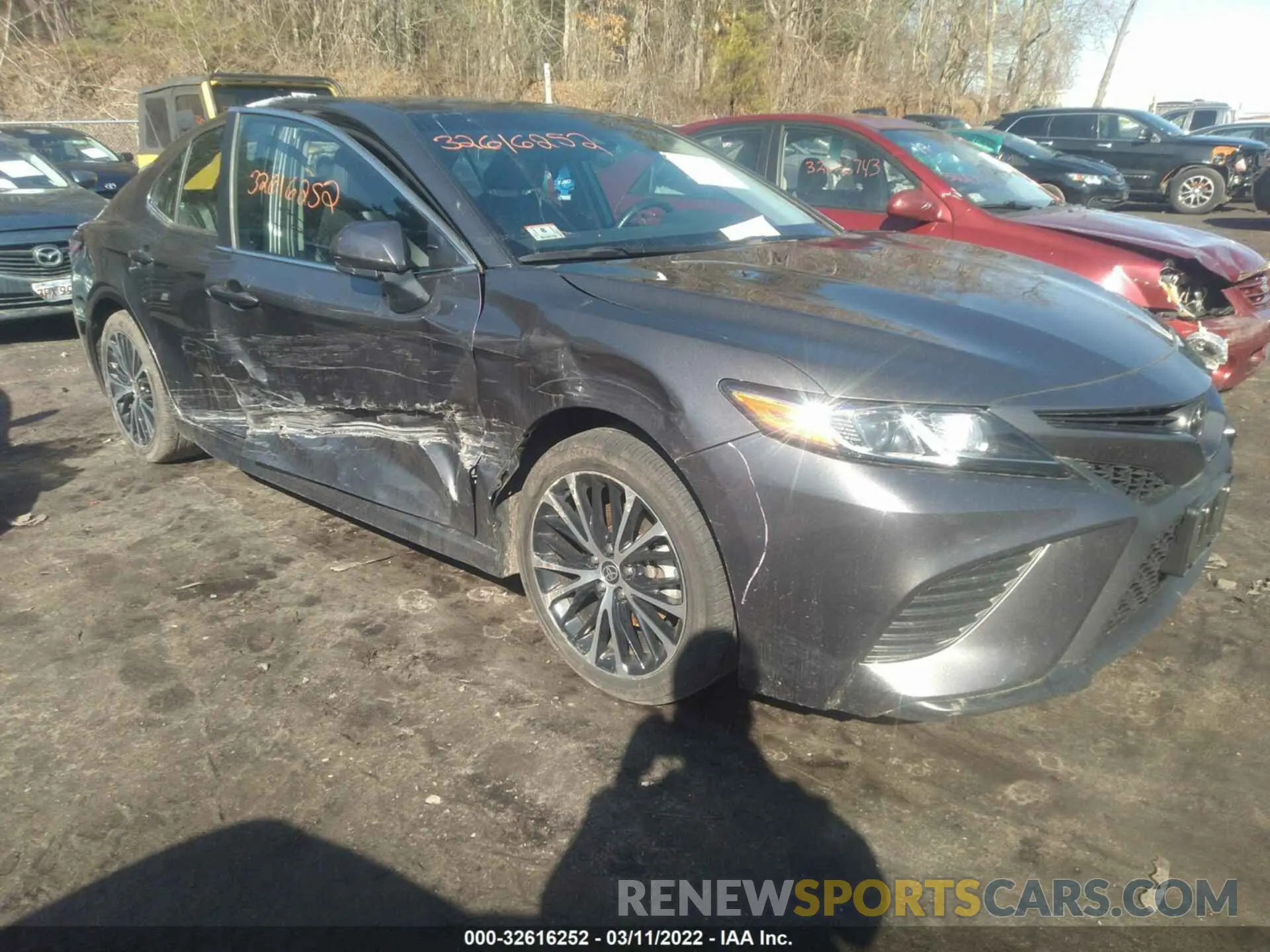 1 fotografías del automóvil dañado 4T1G11AKXLU969623 TOYOTA CAMRY 2020