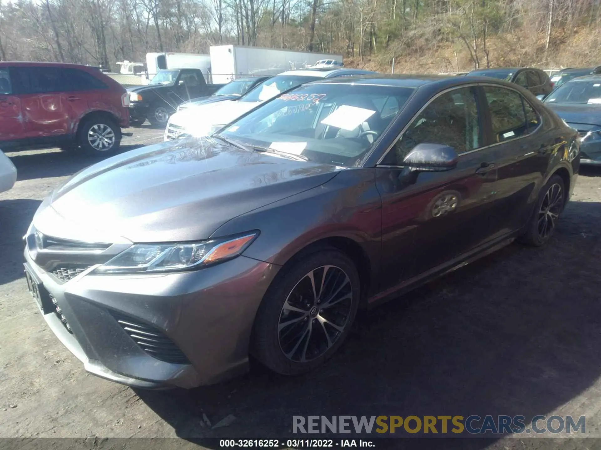 2 fotografías del automóvil dañado 4T1G11AKXLU969623 TOYOTA CAMRY 2020