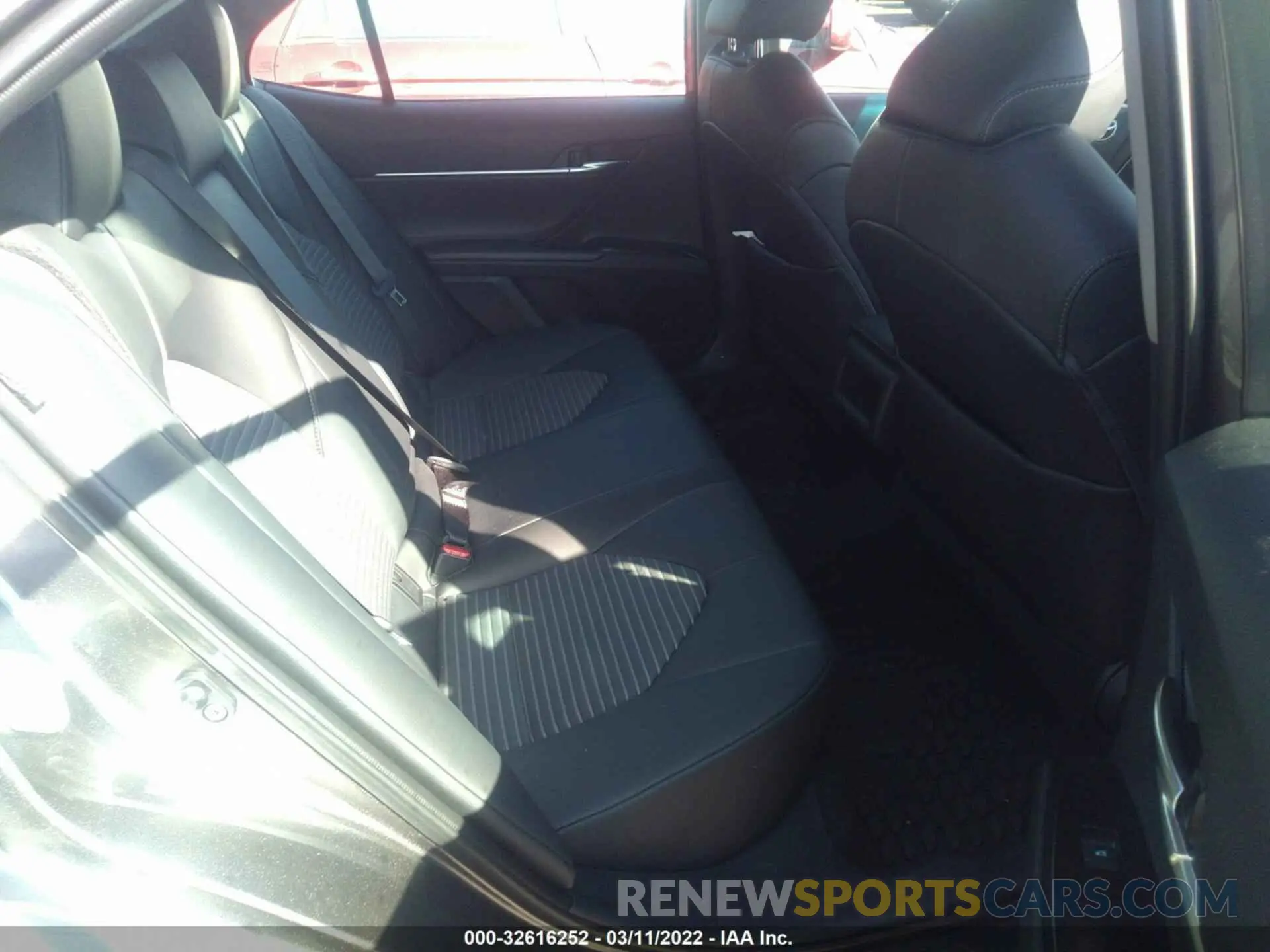 8 fotografías del automóvil dañado 4T1G11AKXLU969623 TOYOTA CAMRY 2020