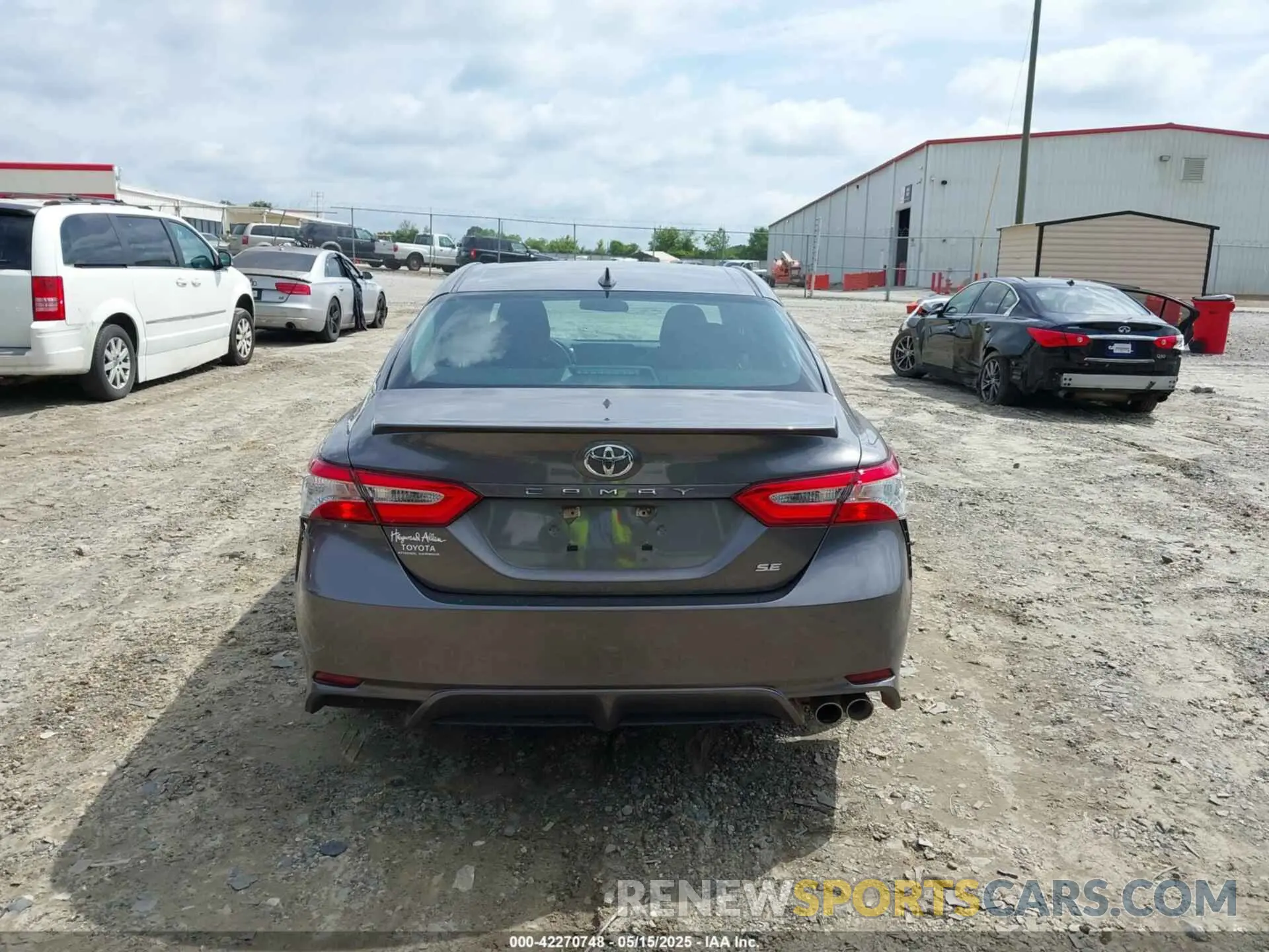 17 fotografías del automóvil dañado 4T1G11AKXLU976202 TOYOTA CAMRY 2020