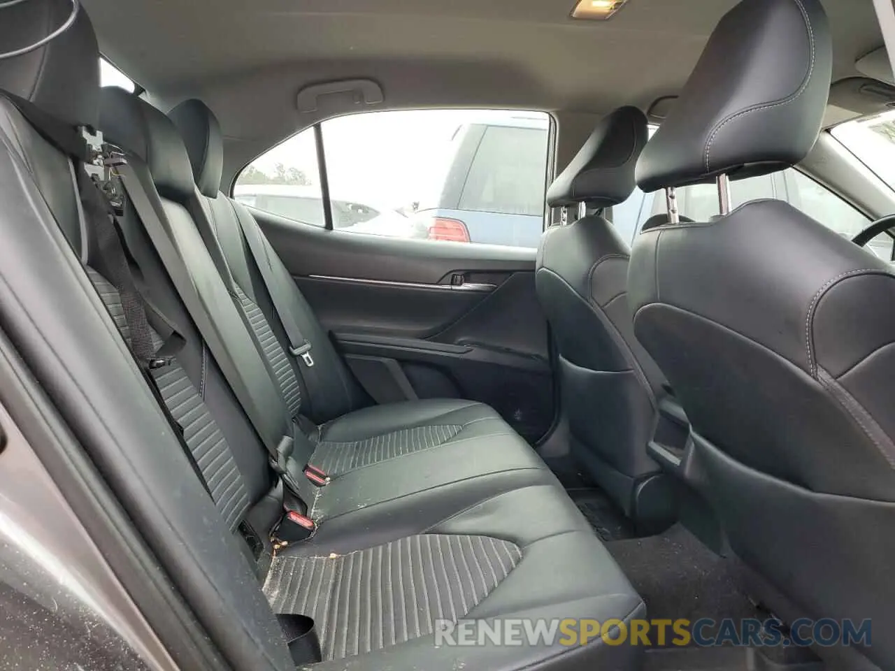 10 fotografías del automóvil dañado 4T1G11AKXLU983571 TOYOTA CAMRY 2020