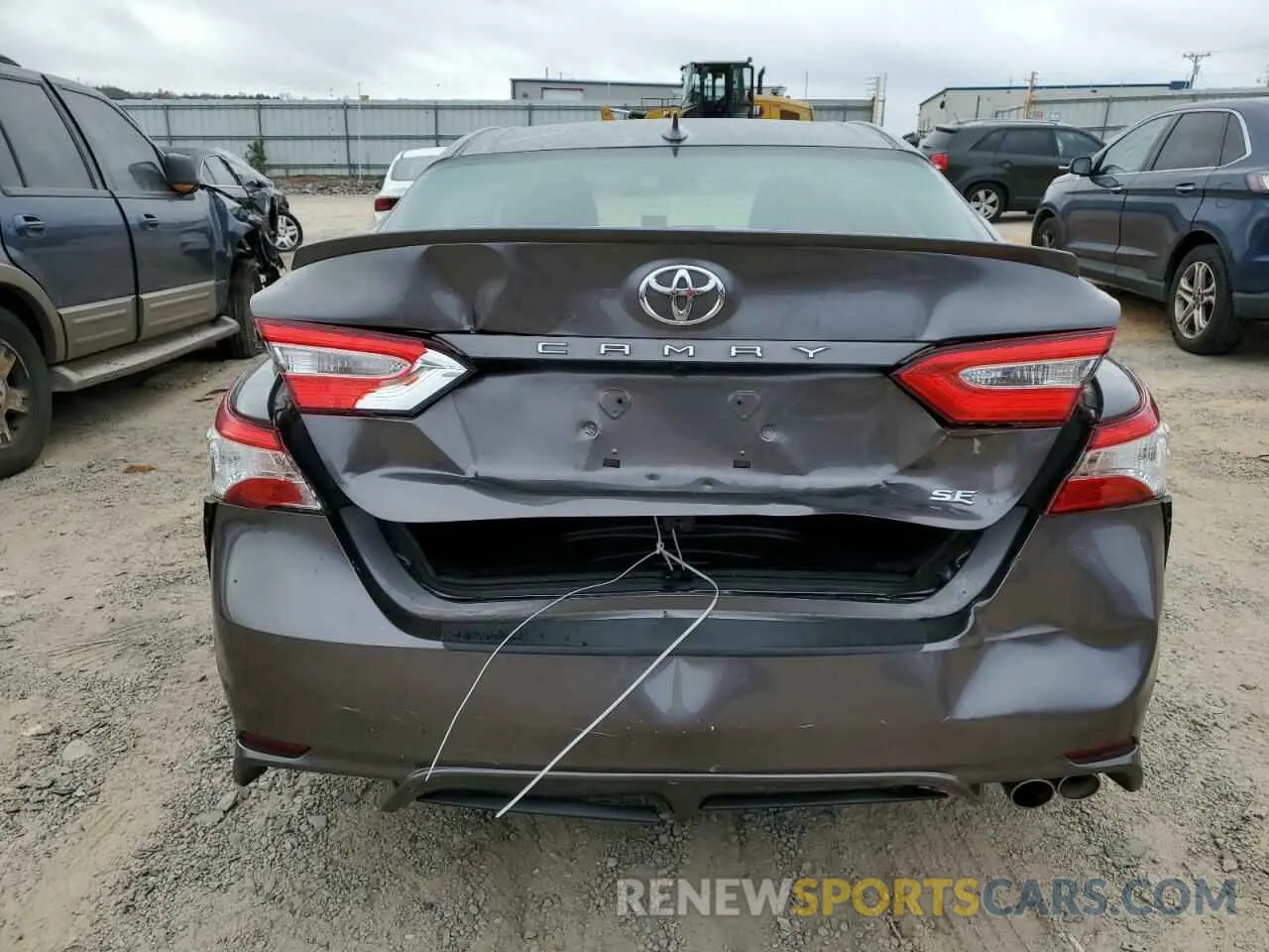 6 fotografías del automóvil dañado 4T1G11AKXLU983571 TOYOTA CAMRY 2020