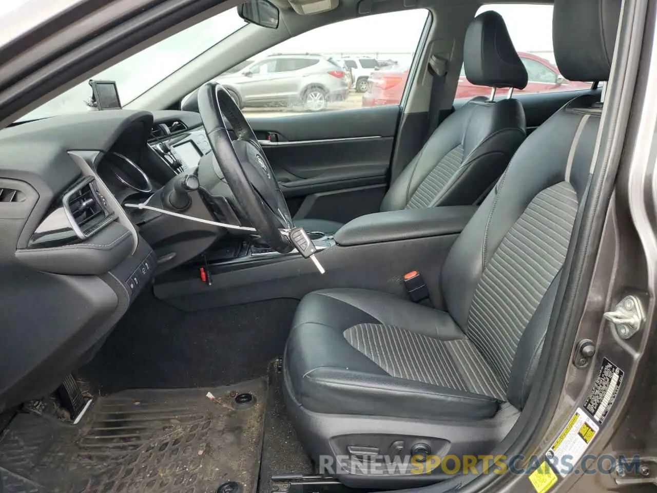 7 fotografías del automóvil dañado 4T1G11AKXLU983571 TOYOTA CAMRY 2020
