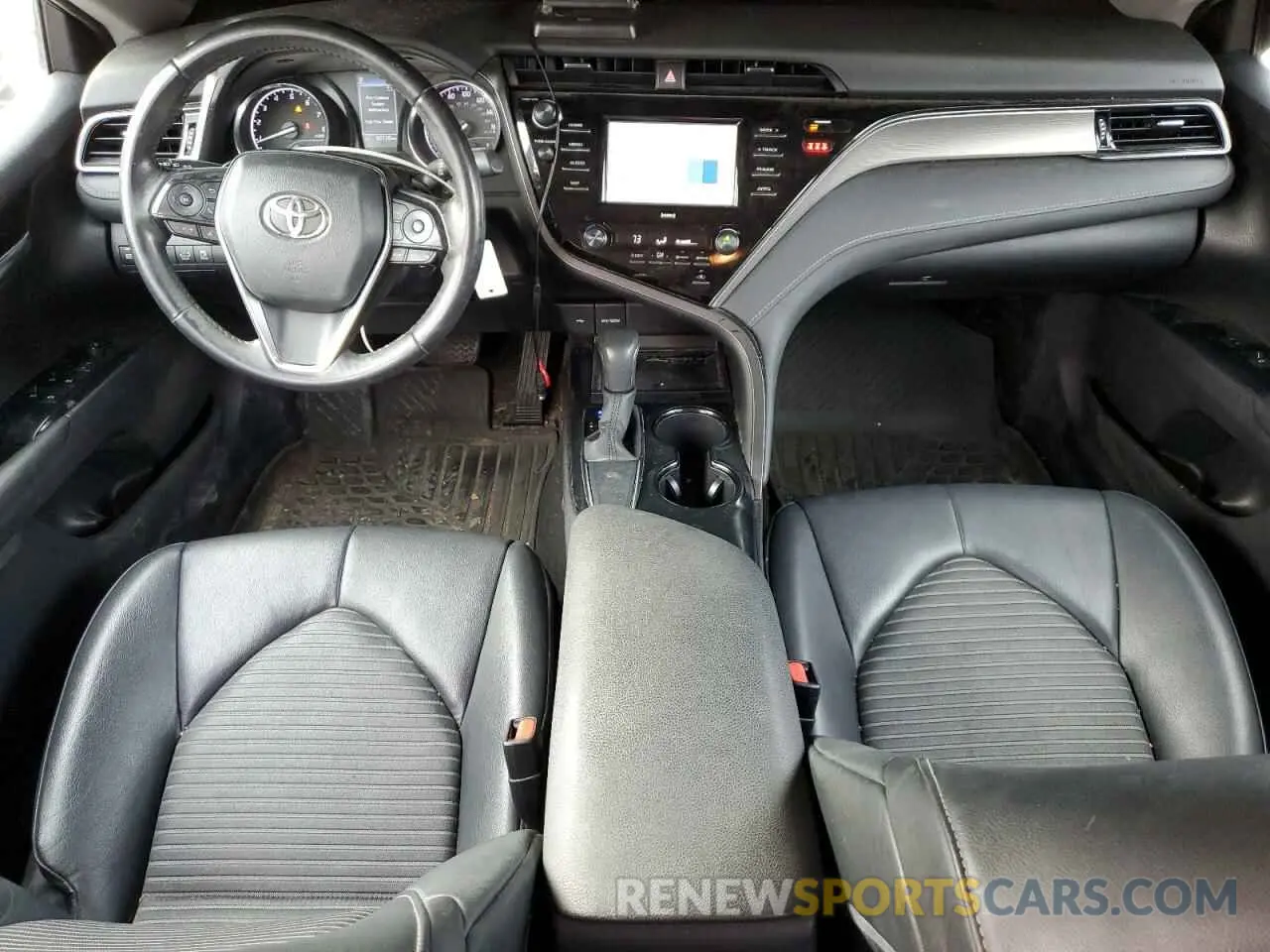 8 fotografías del automóvil dañado 4T1G11AKXLU983571 TOYOTA CAMRY 2020