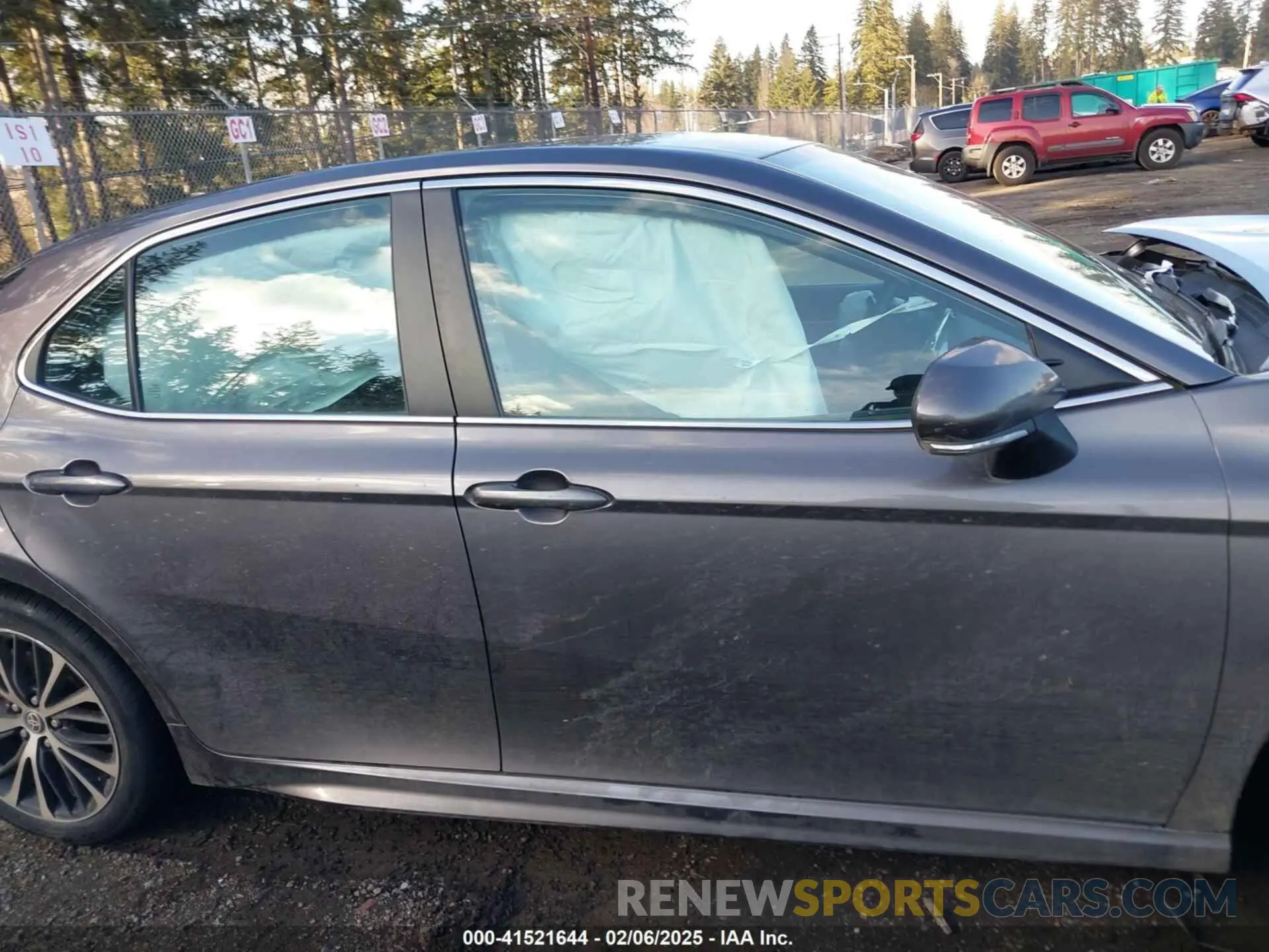 13 fotografías del automóvil dañado 4T1G11BK0LU002842 TOYOTA CAMRY 2020