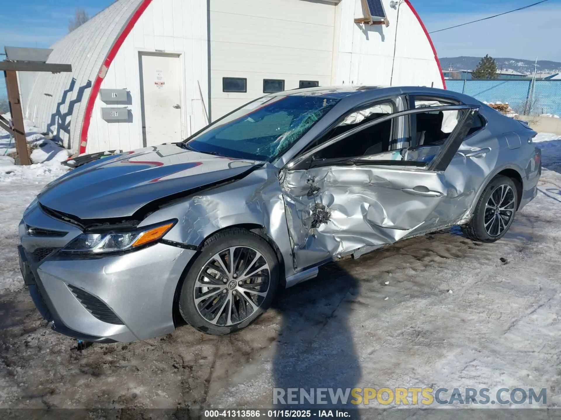 2 fotografías del automóvil dañado 4T1G11BK0LU016837 TOYOTA CAMRY 2020