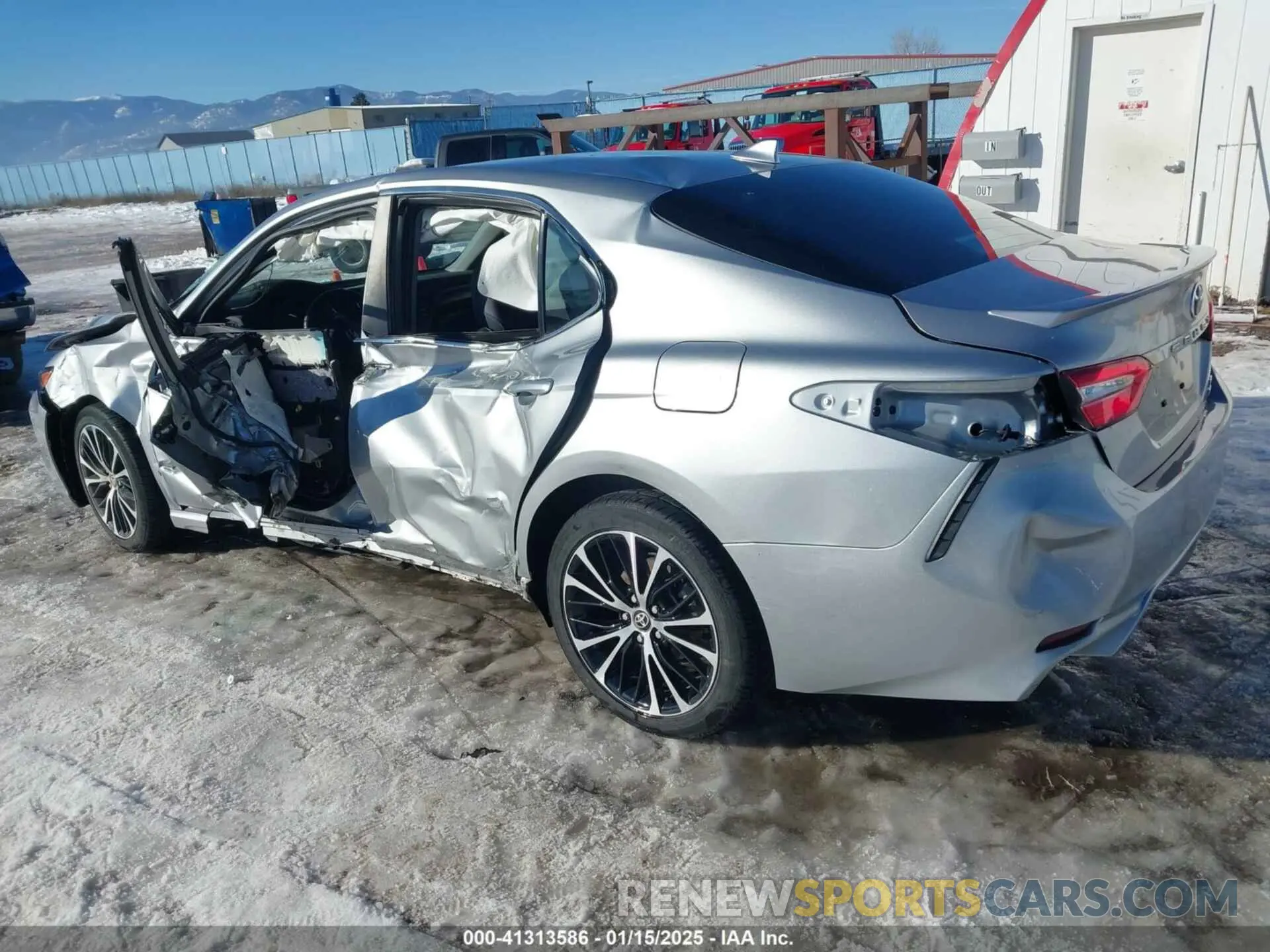 3 fotografías del automóvil dañado 4T1G11BK0LU016837 TOYOTA CAMRY 2020