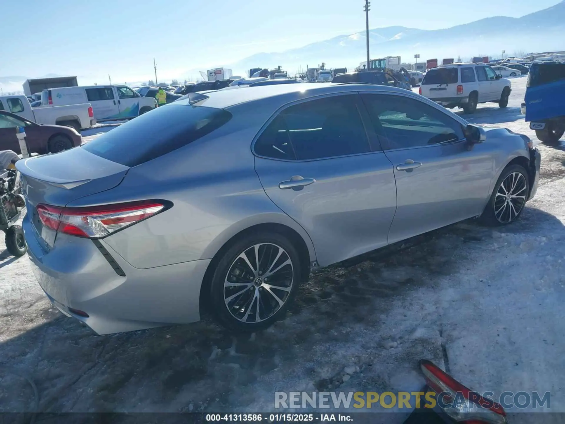 4 fotografías del automóvil dañado 4T1G11BK0LU016837 TOYOTA CAMRY 2020