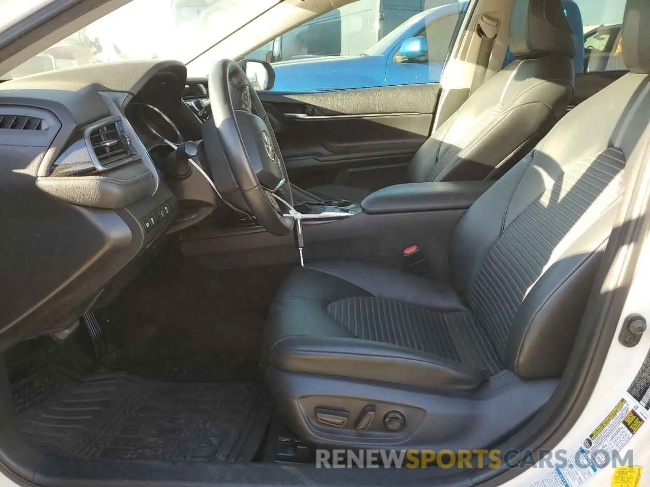 7 fotografías del automóvil dañado 4T1G11BK2LU009565 TOYOTA CAMRY 2020