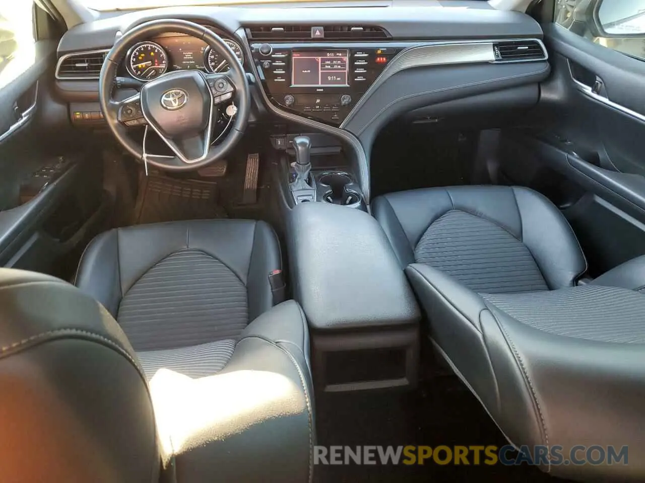 8 fotografías del automóvil dañado 4T1G11BK2LU009565 TOYOTA CAMRY 2020