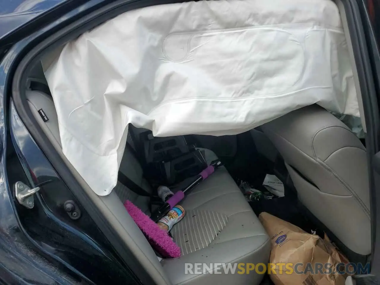 10 fotografías del automóvil dañado 4T1G11BK3LU017299 TOYOTA CAMRY 2020