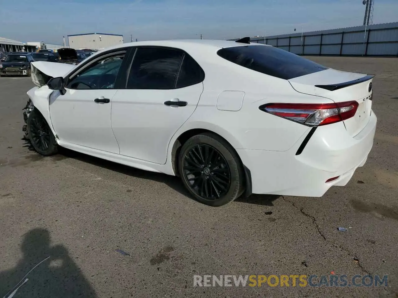 2 fotografías del automóvil dañado 4T1G11BK4LU007848 TOYOTA CAMRY 2020