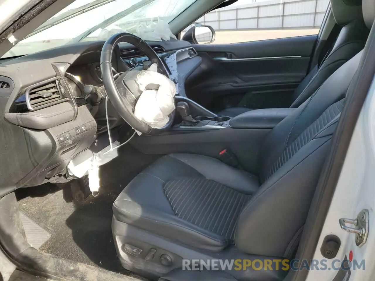 7 fotografías del automóvil dañado 4T1G11BK4LU007848 TOYOTA CAMRY 2020