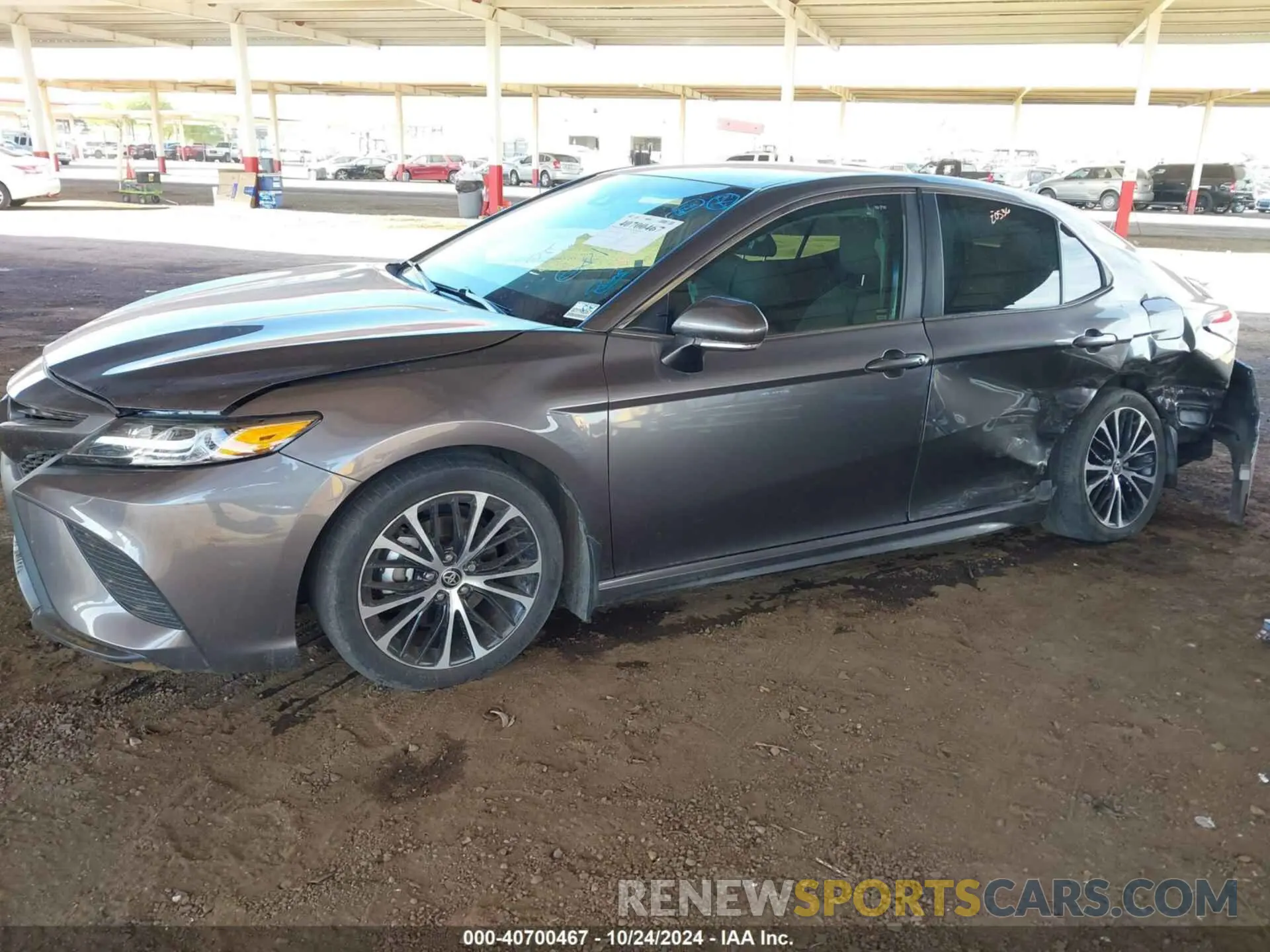 14 fotografías del automóvil dañado 4T1G11BK6LU006183 TOYOTA CAMRY 2020