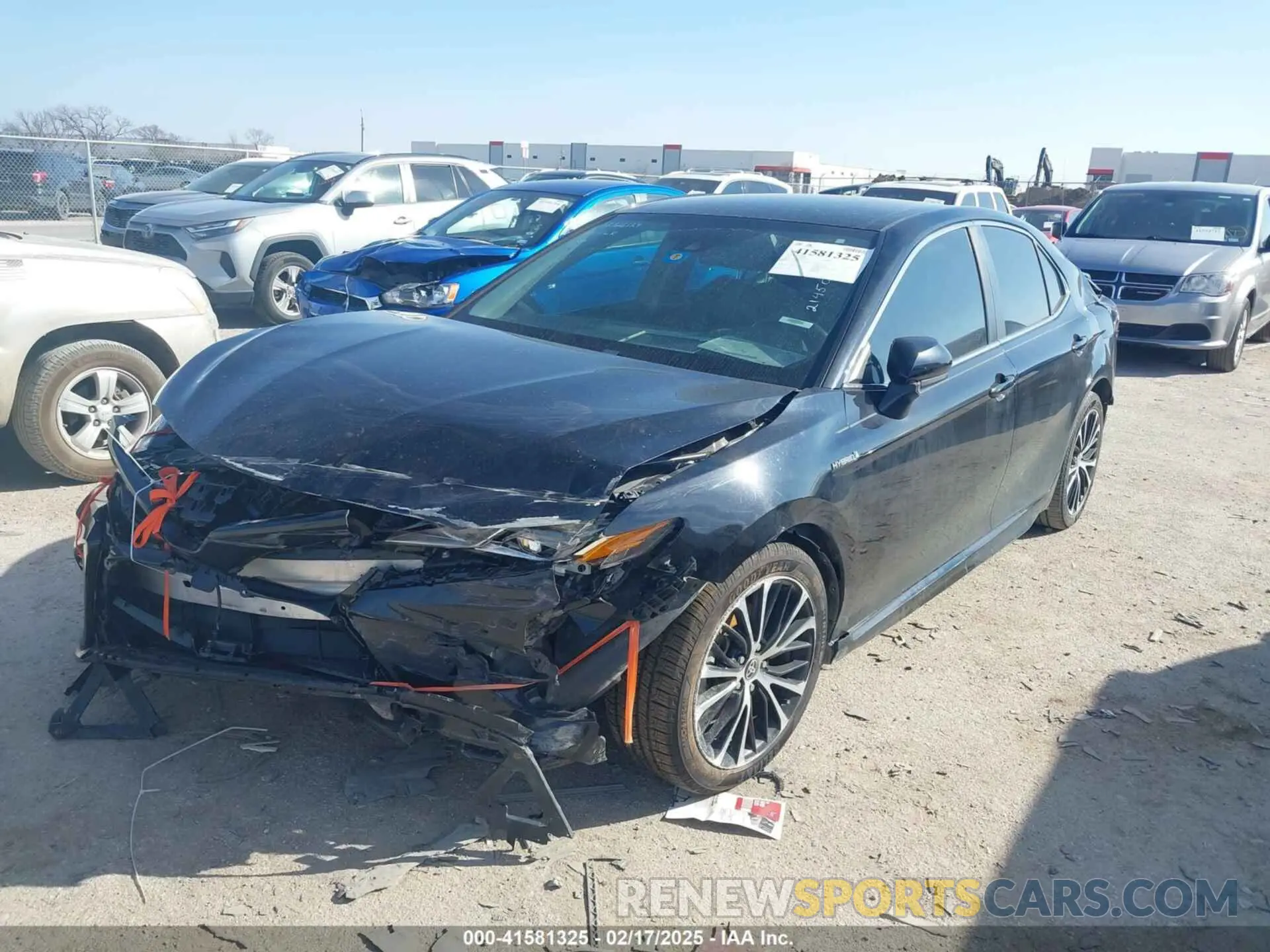 2 fotografías del automóvil dañado 4T1G31AK0LU015425 TOYOTA CAMRY 2020
