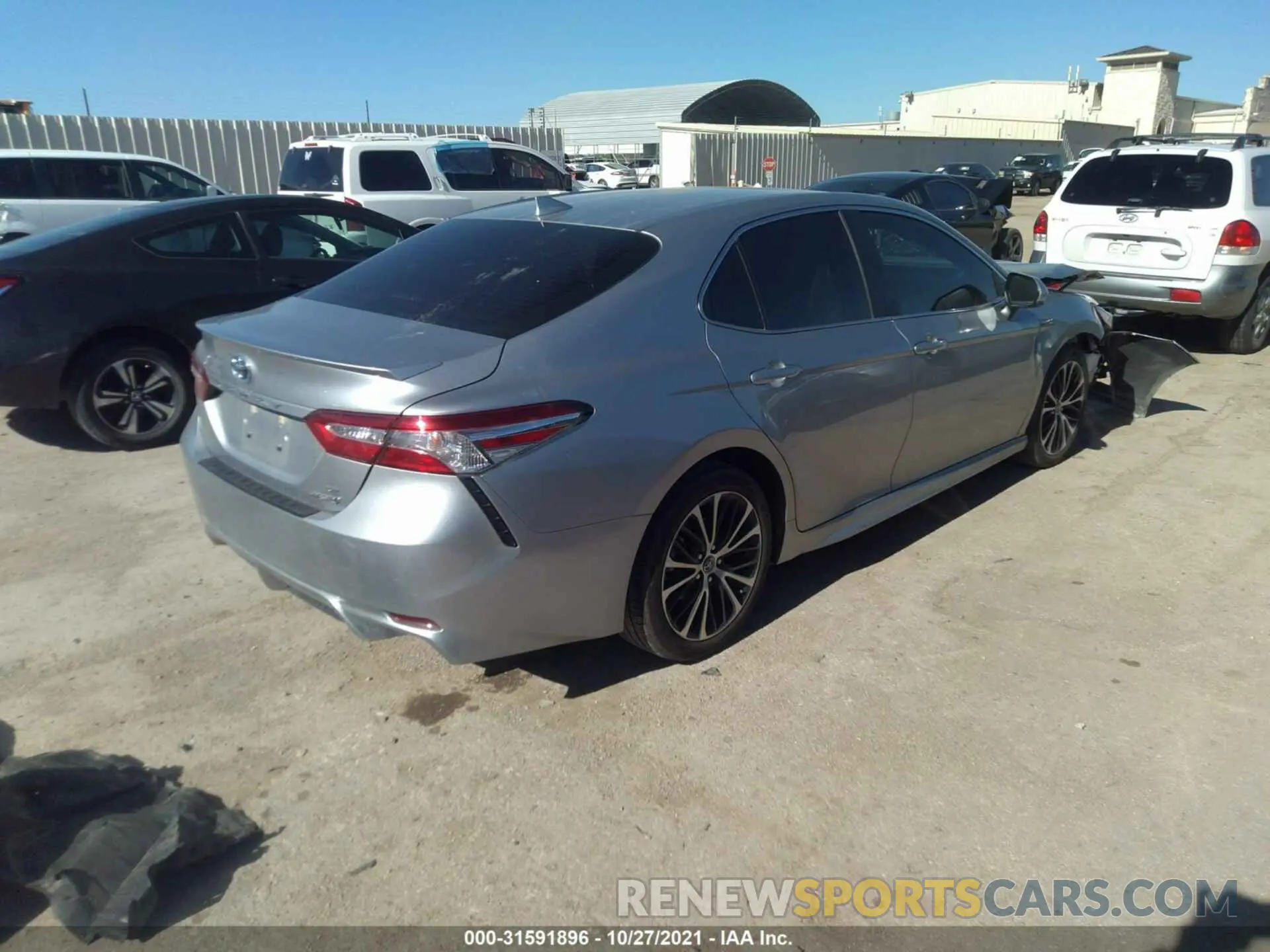 4 fotografías del automóvil dañado 4T1G31AK3LU010106 TOYOTA CAMRY 2020