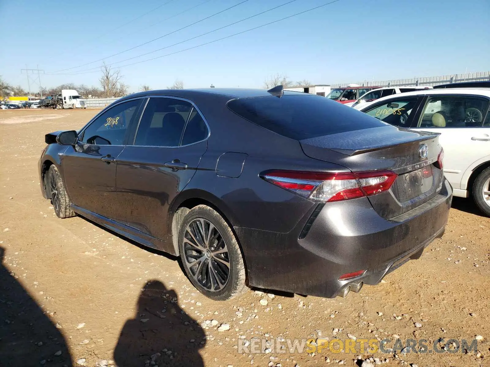 3 fotografías del automóvil dañado 4T1G31AK3LU011613 TOYOTA CAMRY 2020