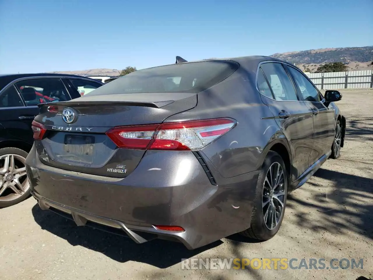 4 fotografías del automóvil dañado 4T1G31AK3LU533139 TOYOTA CAMRY 2020