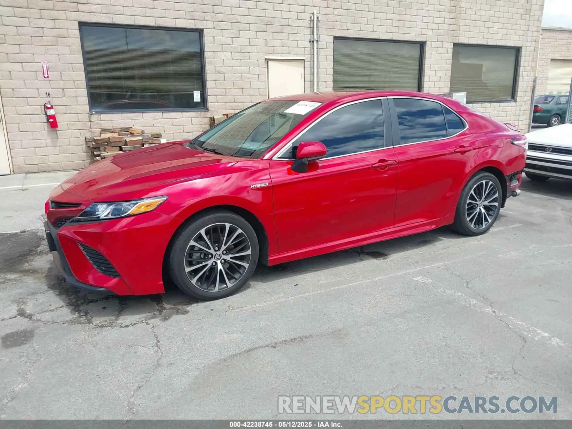 2 fotografías del automóvil dañado 4T1G31AK6LU015803 TOYOTA CAMRY 2020