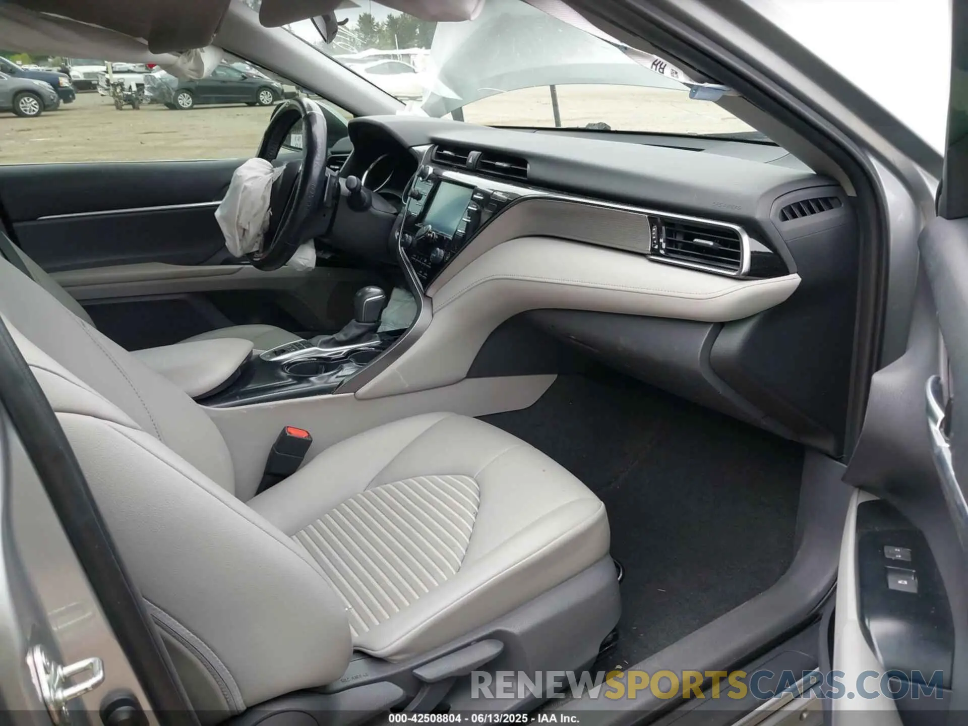 5 fotografías del automóvil dañado 4T1G31AK8LU014717 TOYOTA CAMRY 2020