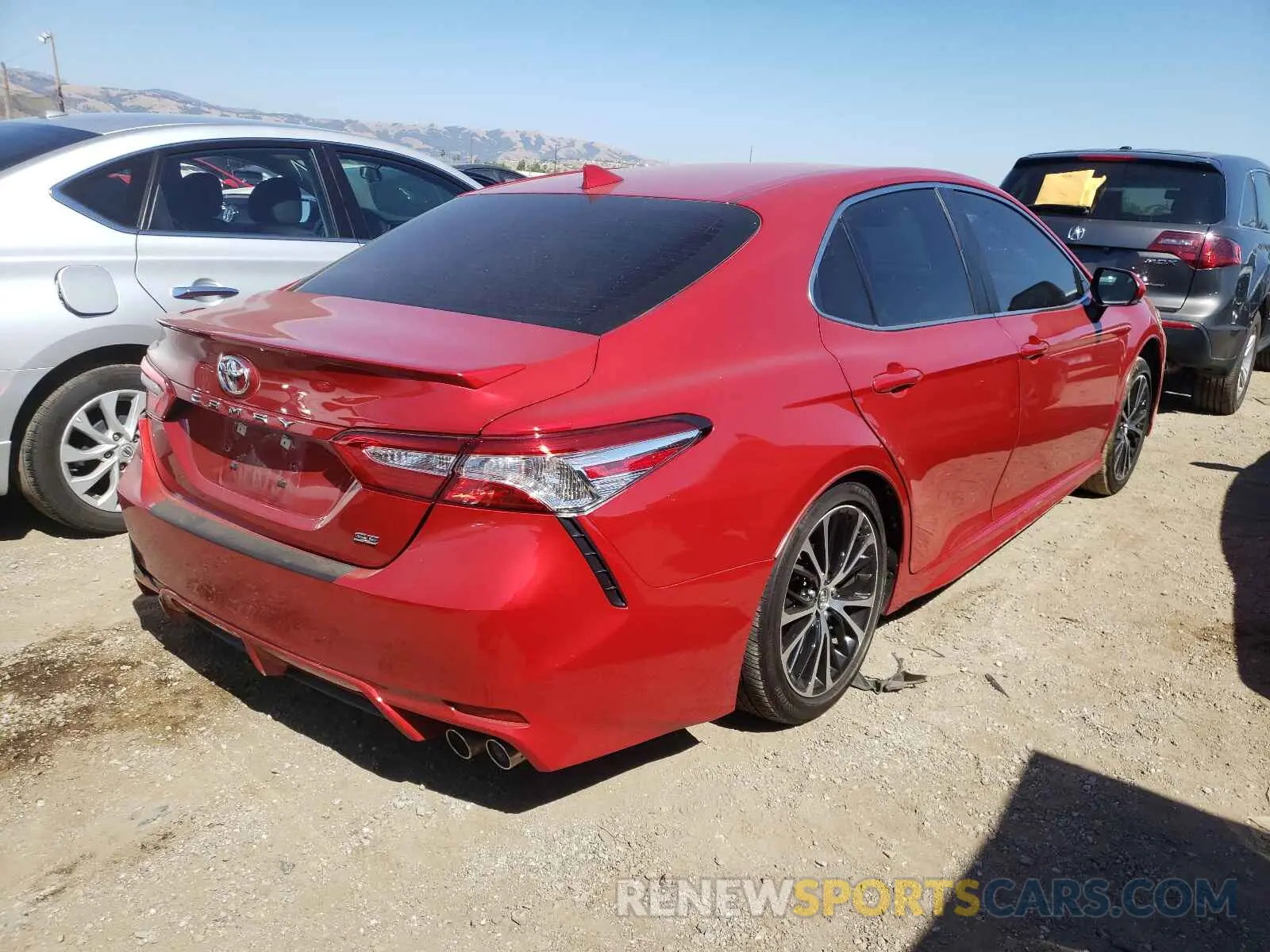4 fotografías del automóvil dañado 4T1J11AK0LU322427 TOYOTA CAMRY 2020