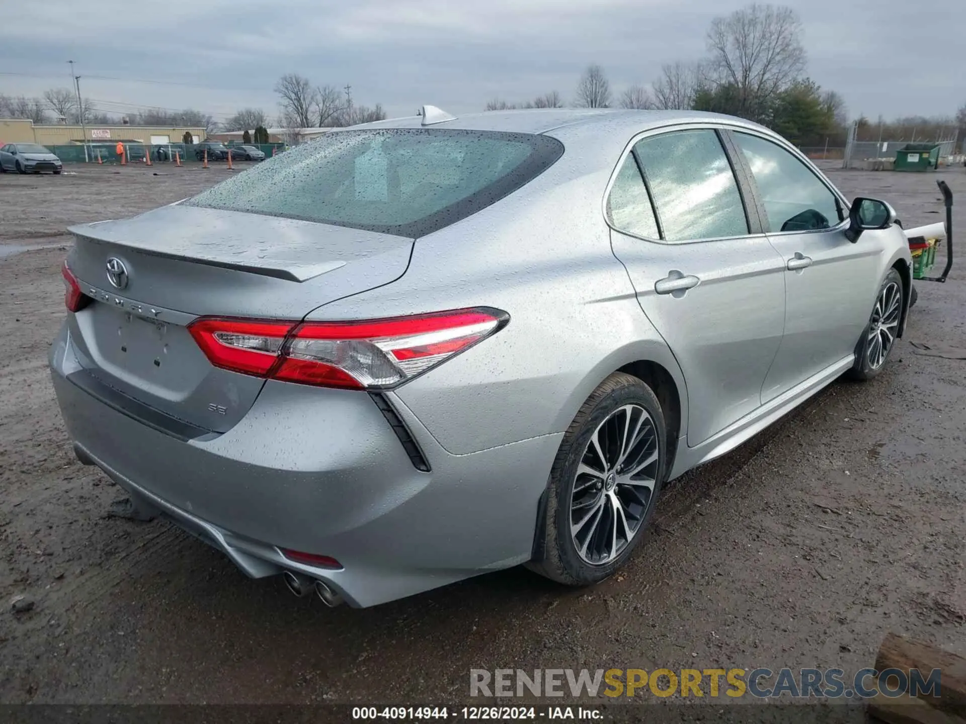 4 fotografías del automóvil dañado 4T1J11AK0LU887230 TOYOTA CAMRY 2020