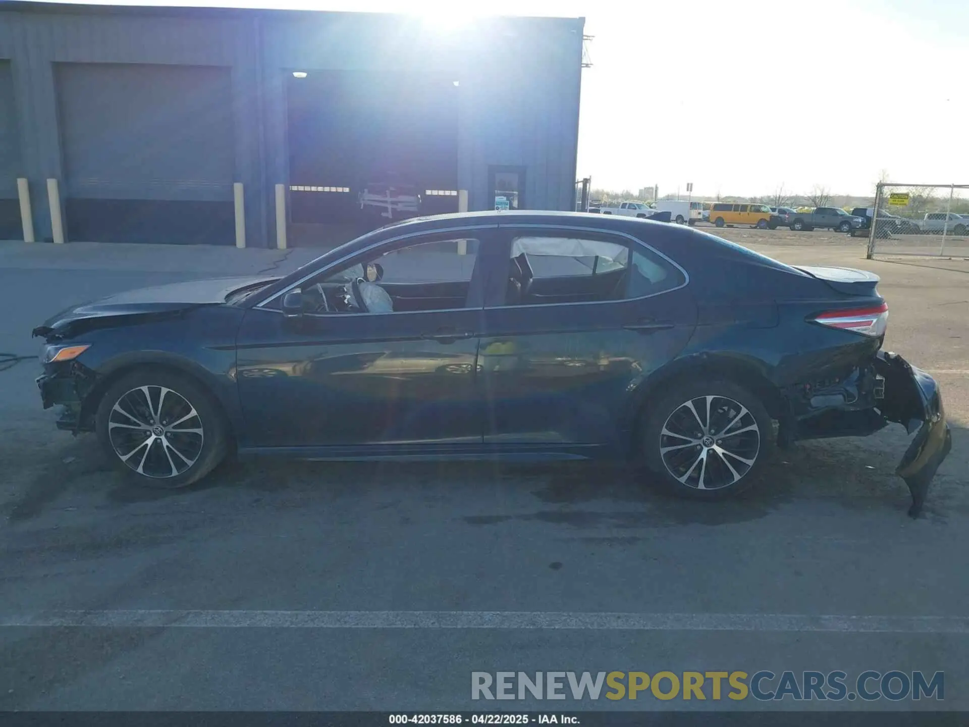 15 fotografías del automóvil dañado 4T1J11AK2LU386419 TOYOTA CAMRY 2020