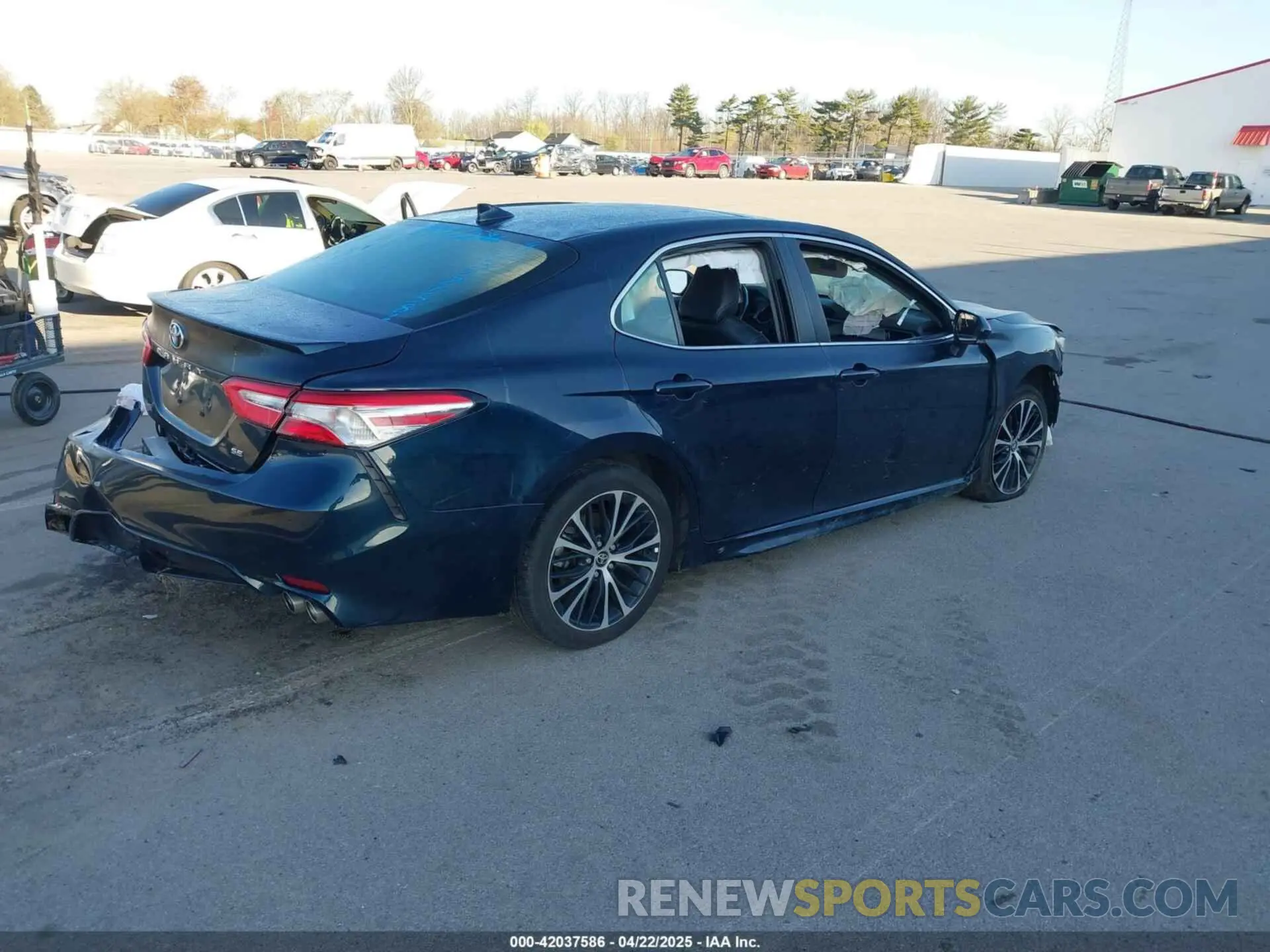 4 fotografías del automóvil dañado 4T1J11AK2LU386419 TOYOTA CAMRY 2020