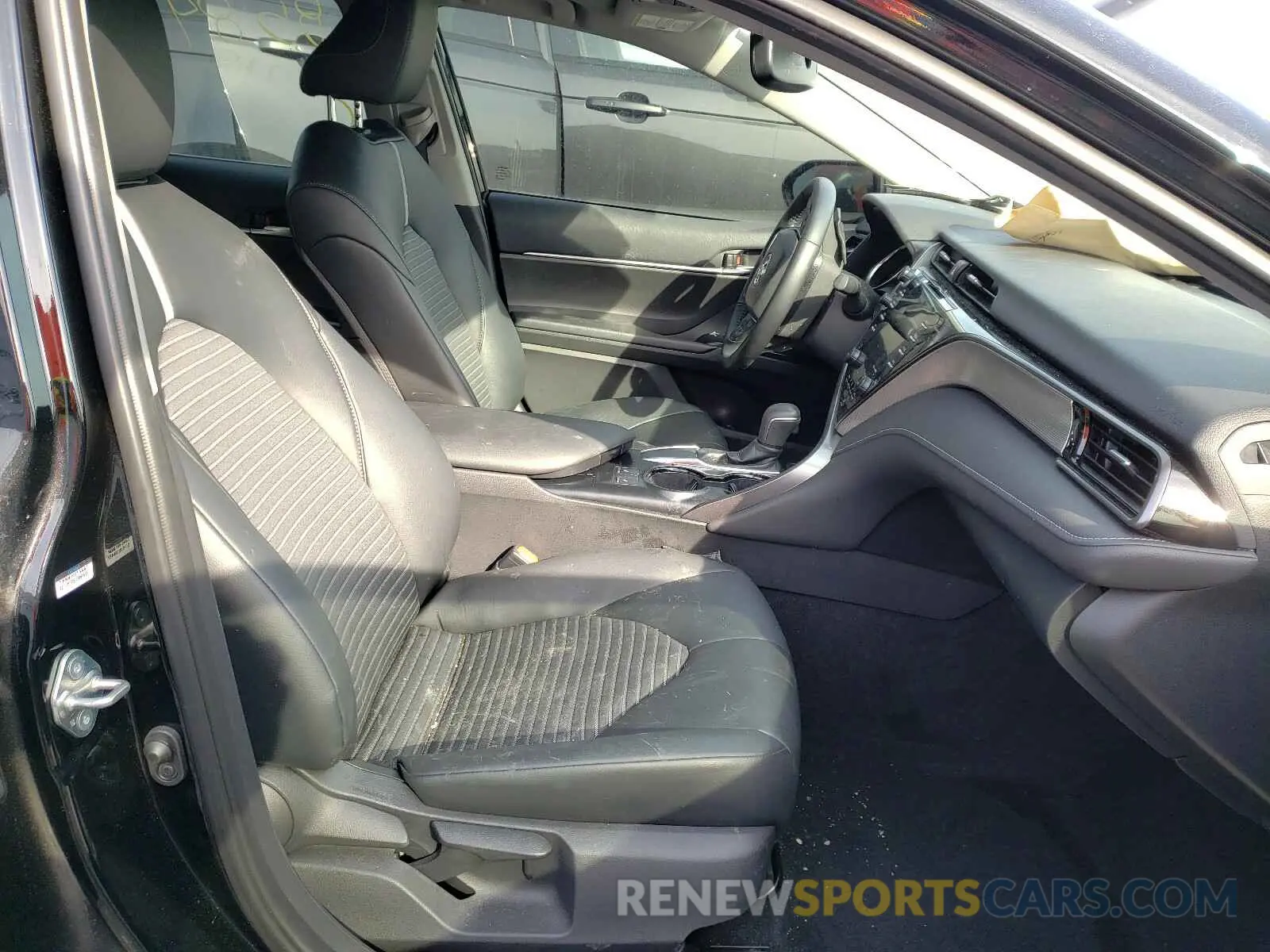 5 fotografías del automóvil dañado 4T1J11AK7LU870053 TOYOTA CAMRY 2020