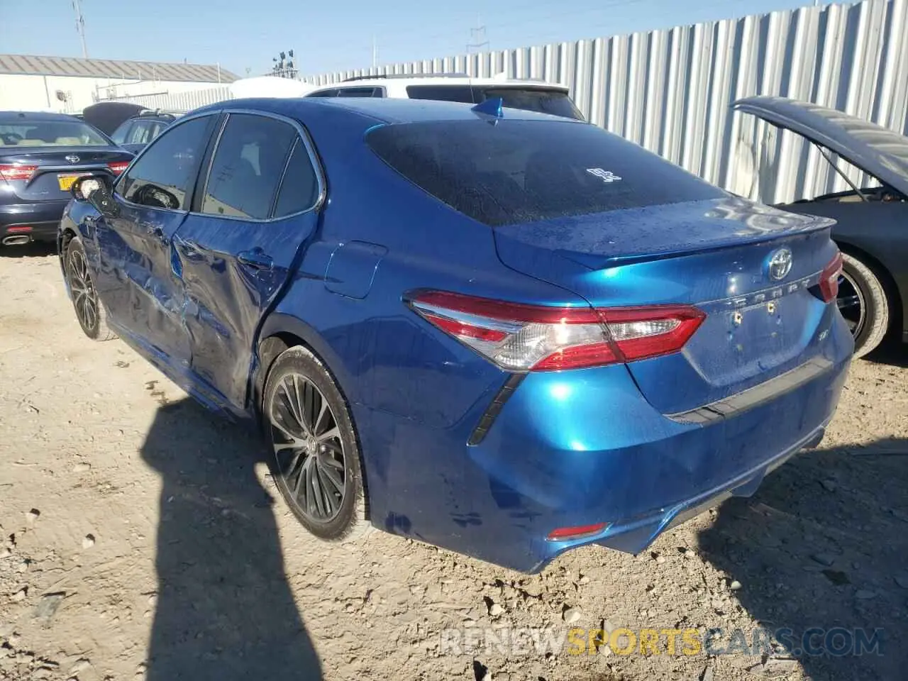 3 fotografías del automóvil dañado 4T1J11AK9LU307571 TOYOTA CAMRY 2020
