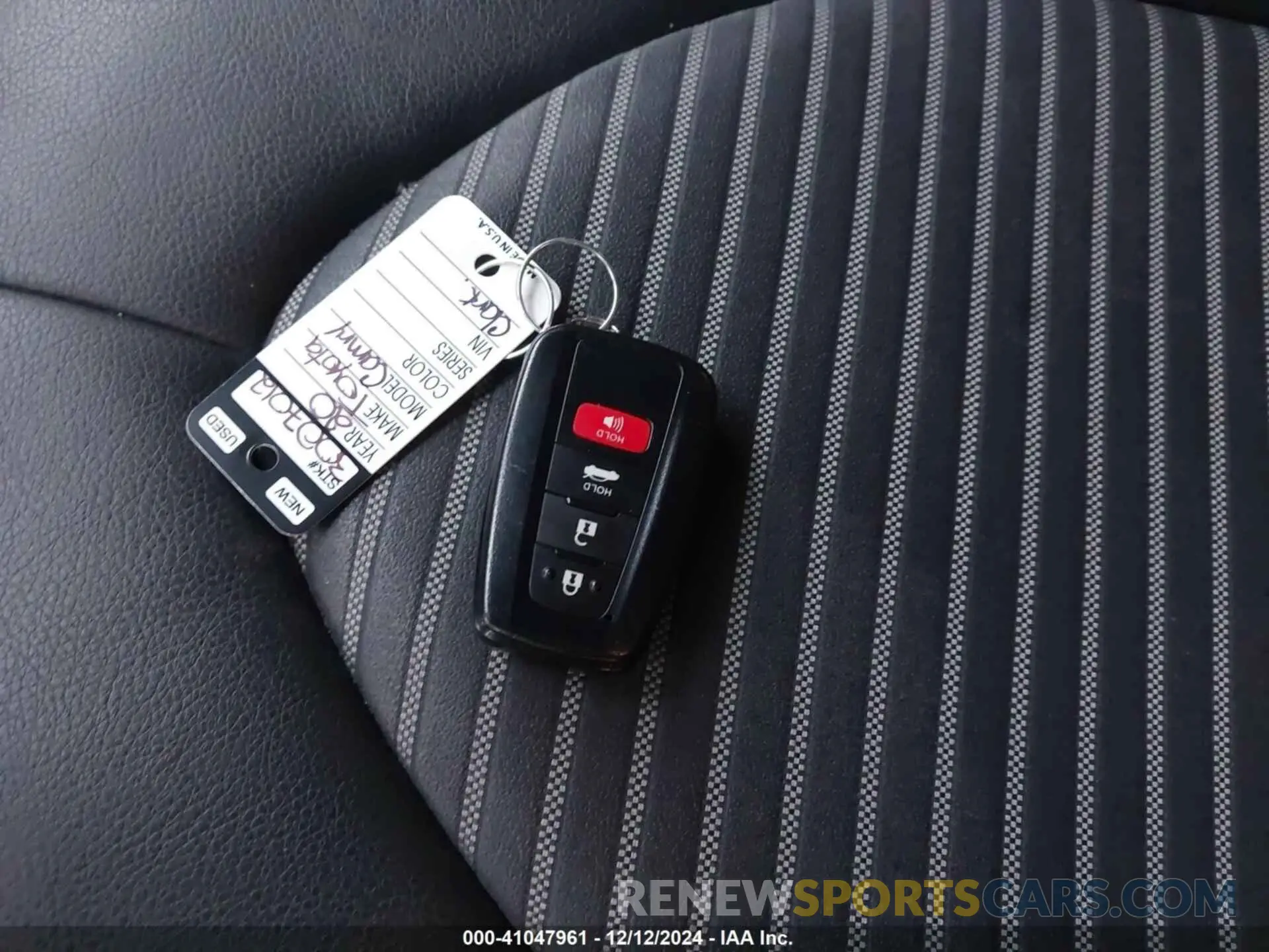 11 fotografías del automóvil dañado 4T1J31AK0LU543181 TOYOTA CAMRY 2020