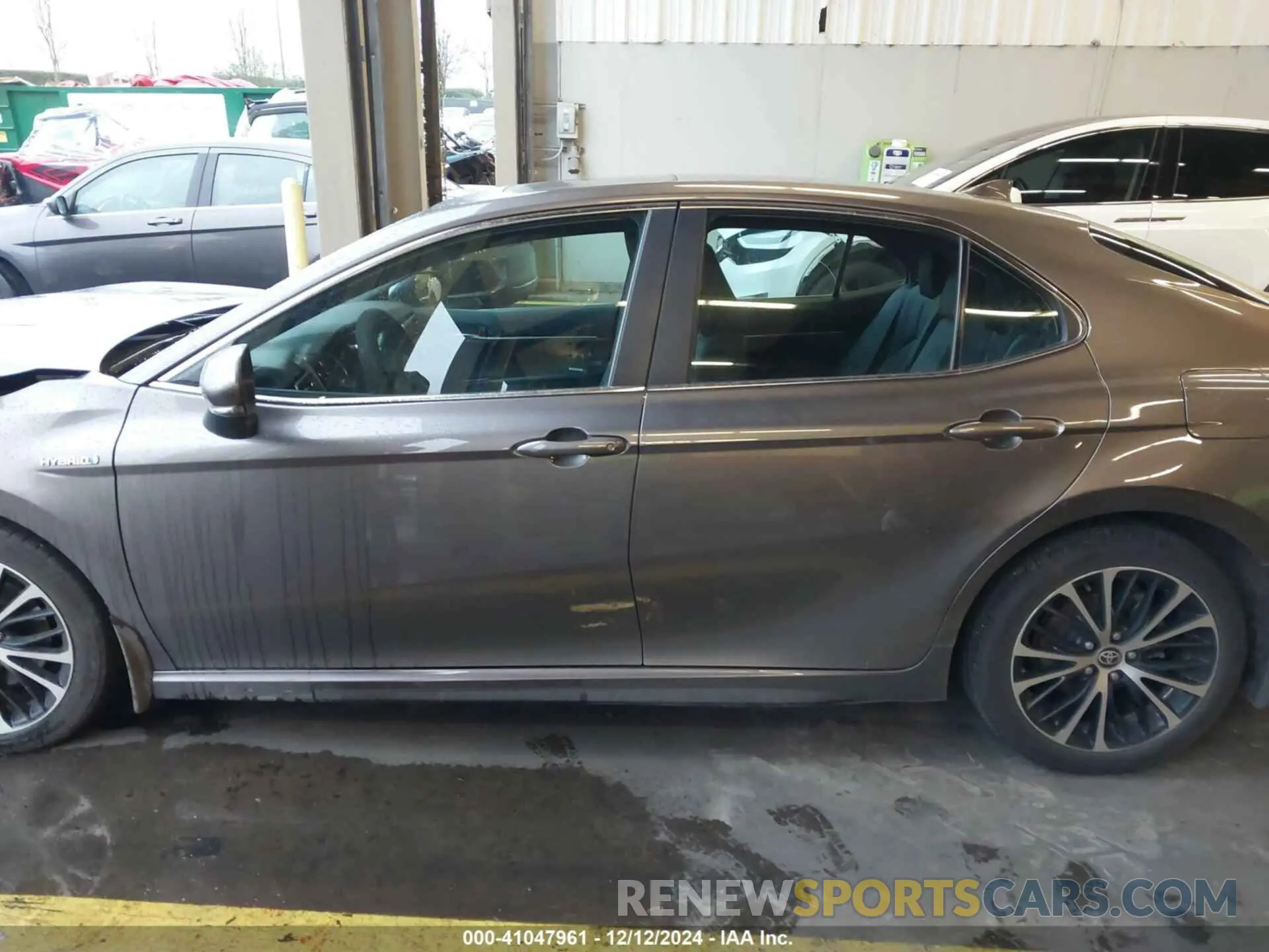 14 fotografías del automóvil dañado 4T1J31AK0LU543181 TOYOTA CAMRY 2020